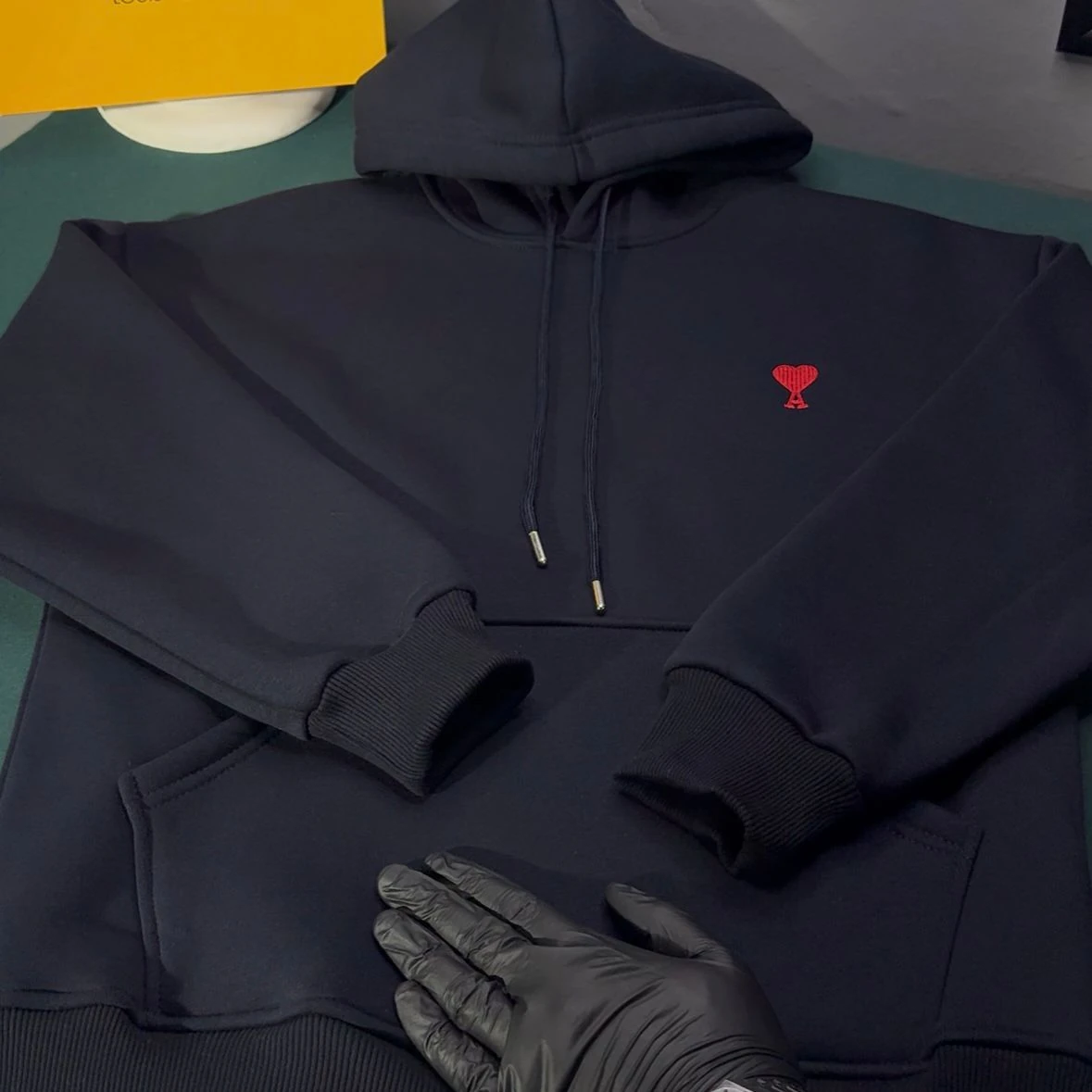 AMİ ÜÇ İPLİK ŞARDONLU KAPÜŞONLU SWEATSHİRT - LACİVERT