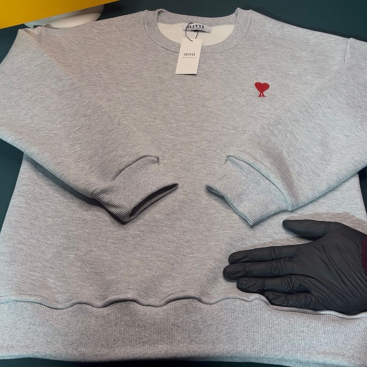 AMİ ÜÇ İPLİK ŞARDONLU BİSİKLET YAKA SWEATSHİRT - GRİ