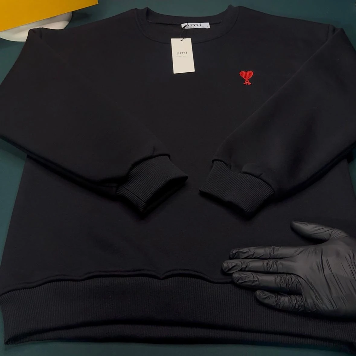 AMİ ÜÇ İPLİK ŞARDONLU BİSİKLET YAKA SWEATSHİRT - SİYAH