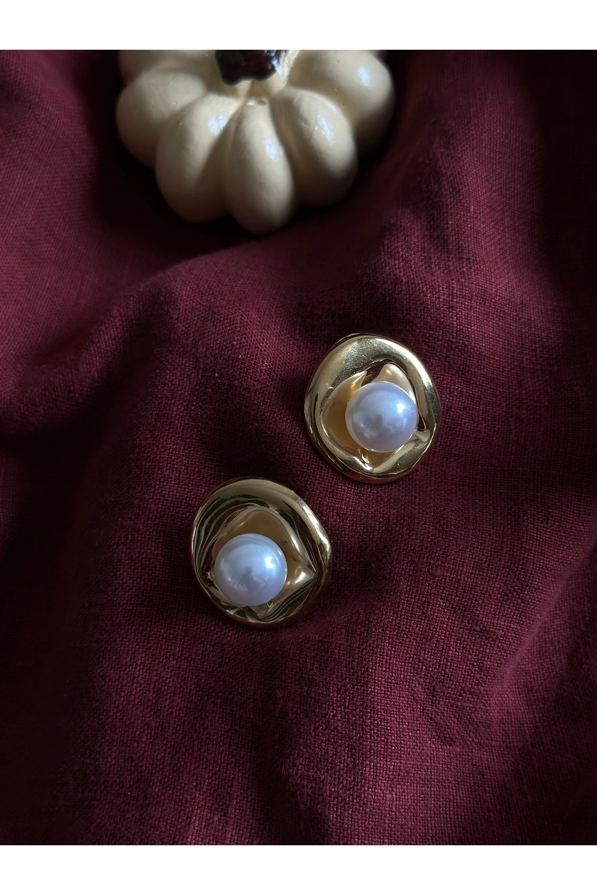 İnci Detaylı Gold Küpe