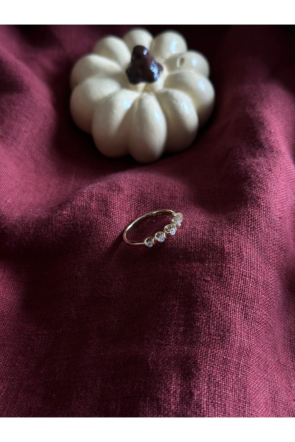 Beş Taşlı Gold Yüzük