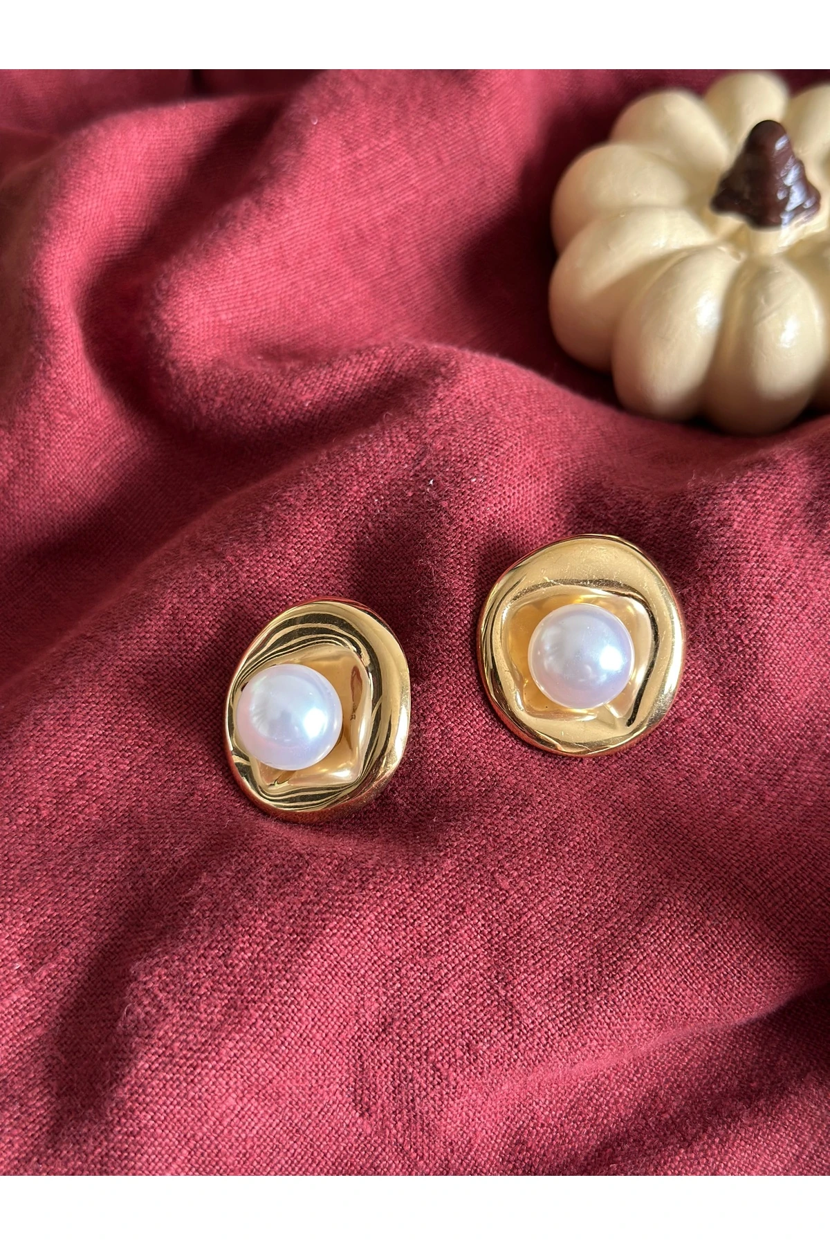 İnci Detaylı Gold Küpe