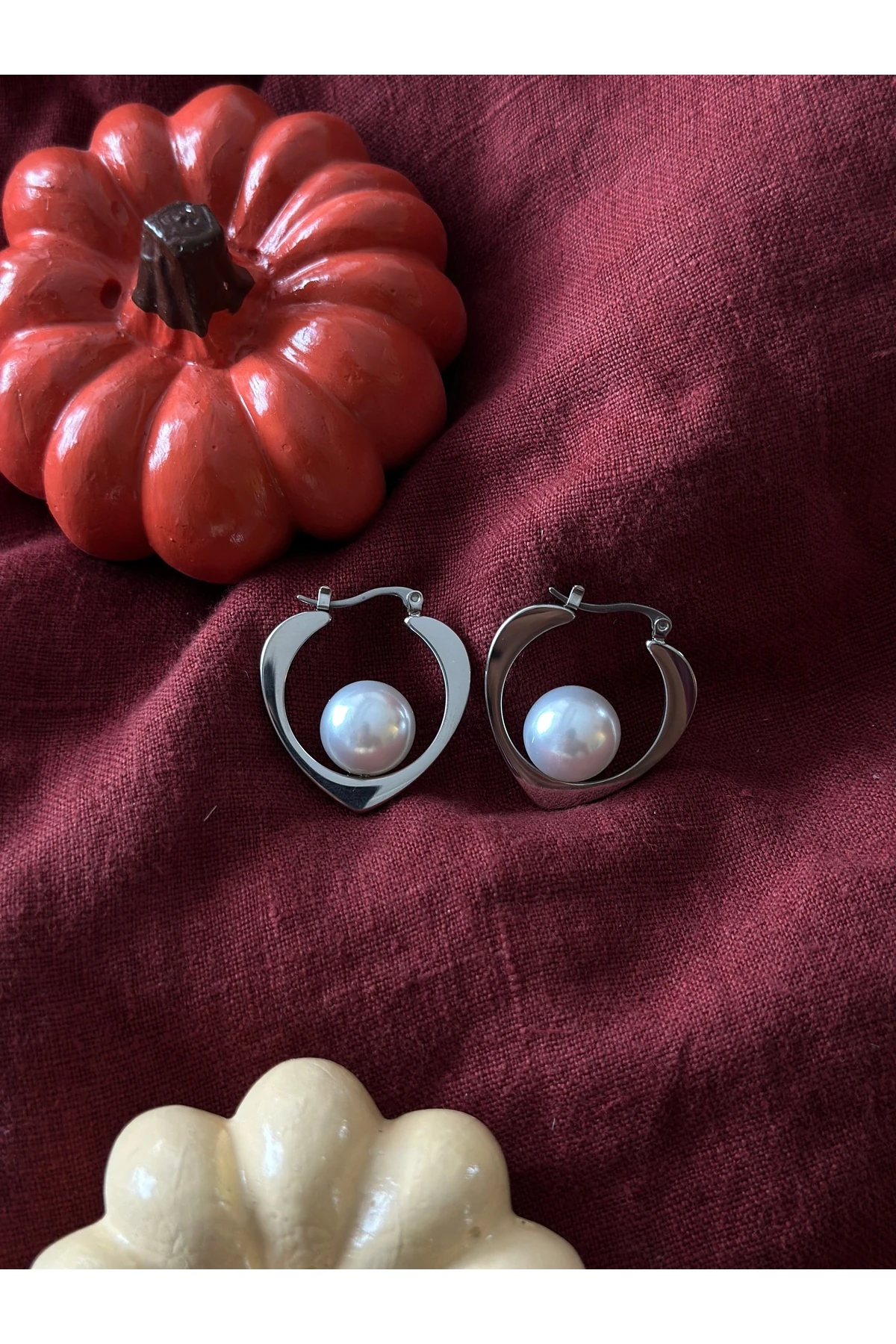 Silver Amora Pearl Earrings