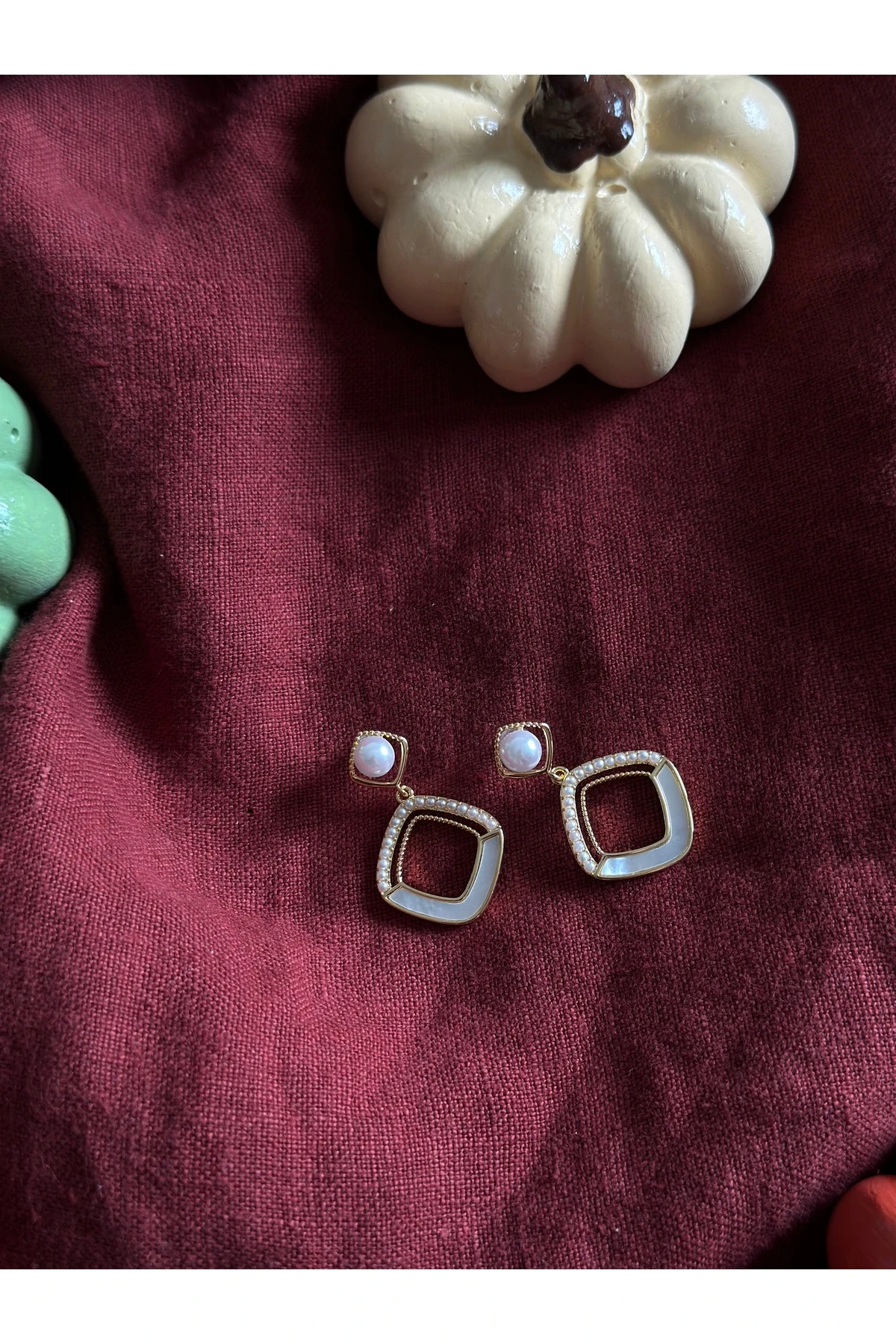 Kare Formlu İnci Küpe