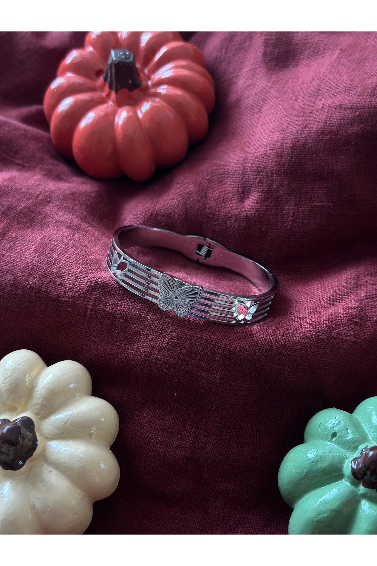 Kelebek Detaylı İnce Bileklik