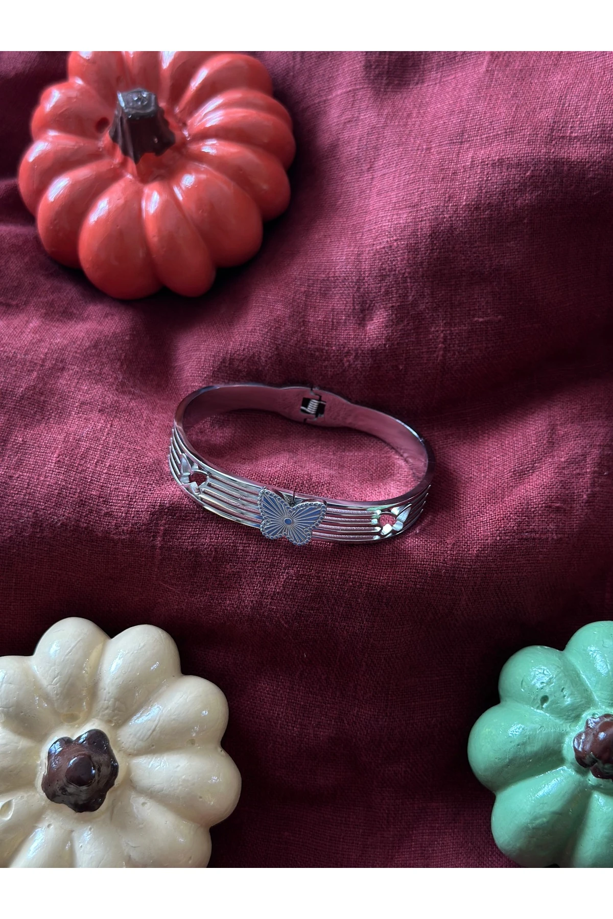 Kelebek Detaylı İnce Bileklik