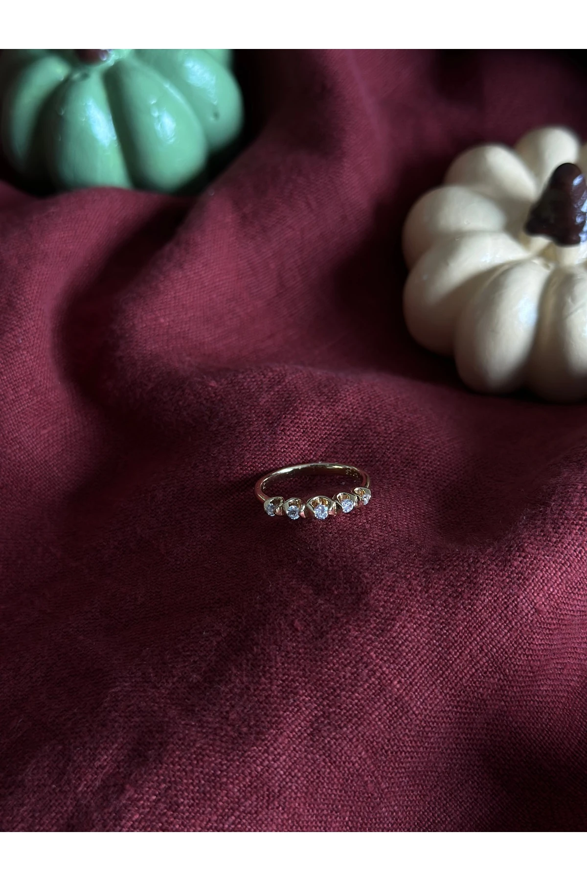 Beş Taşlı Gold Yüzük