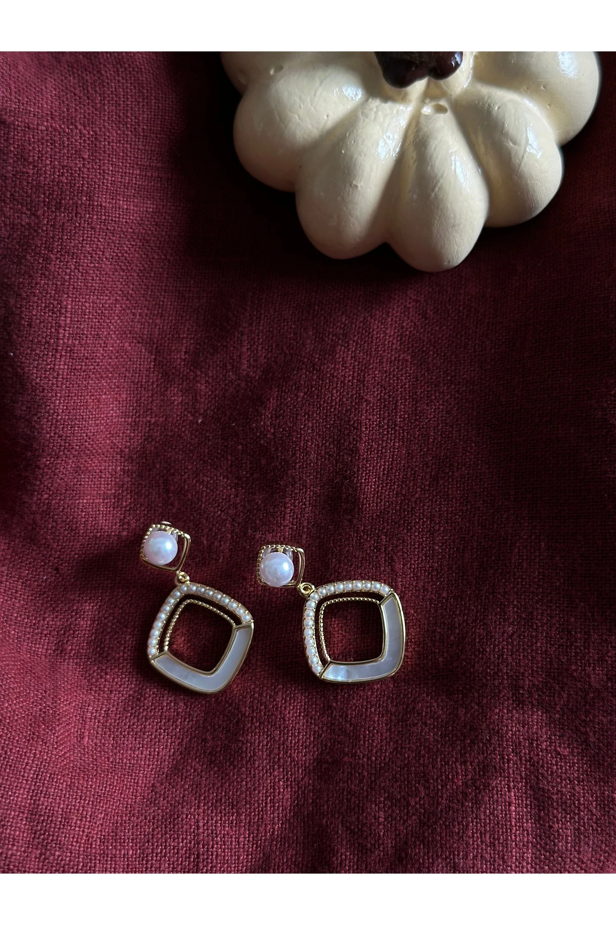 Kare Formlu İnci Küpe