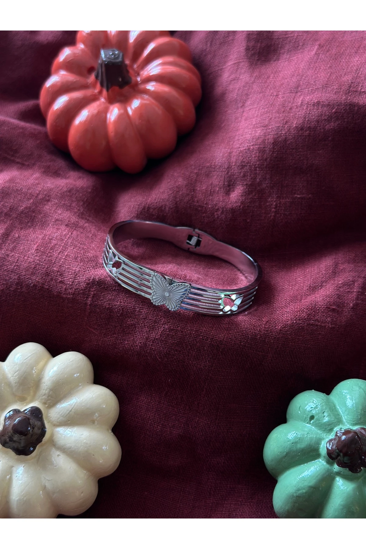 Kelebek Detaylı İnce Bileklik