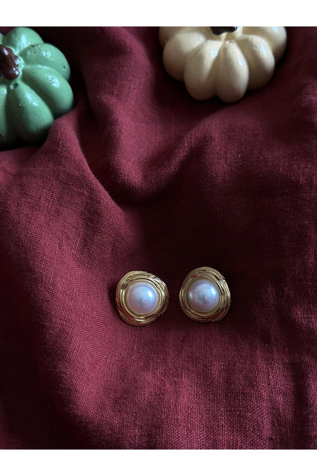 Gold Halkalı İnci Küpe