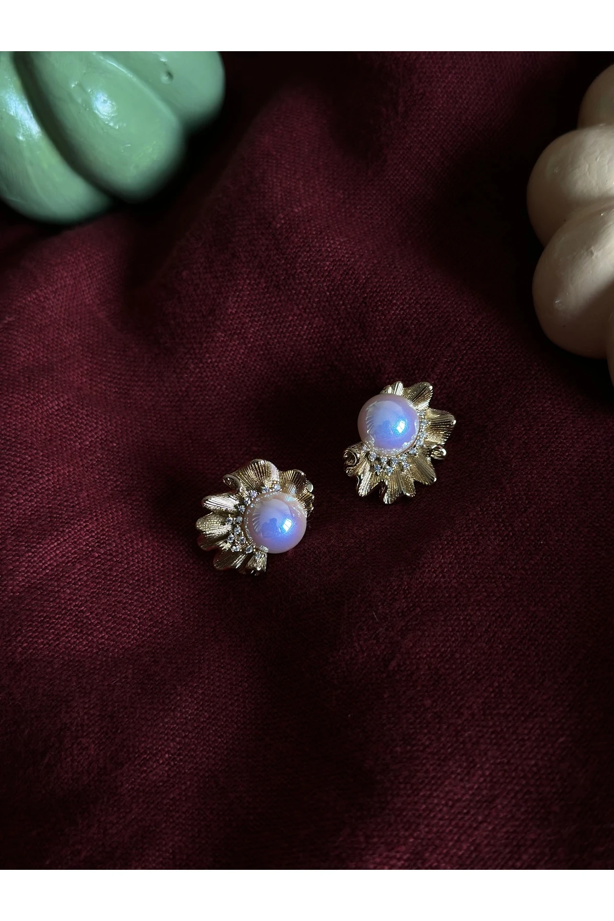 Çiçek Formlu İnci Küpe