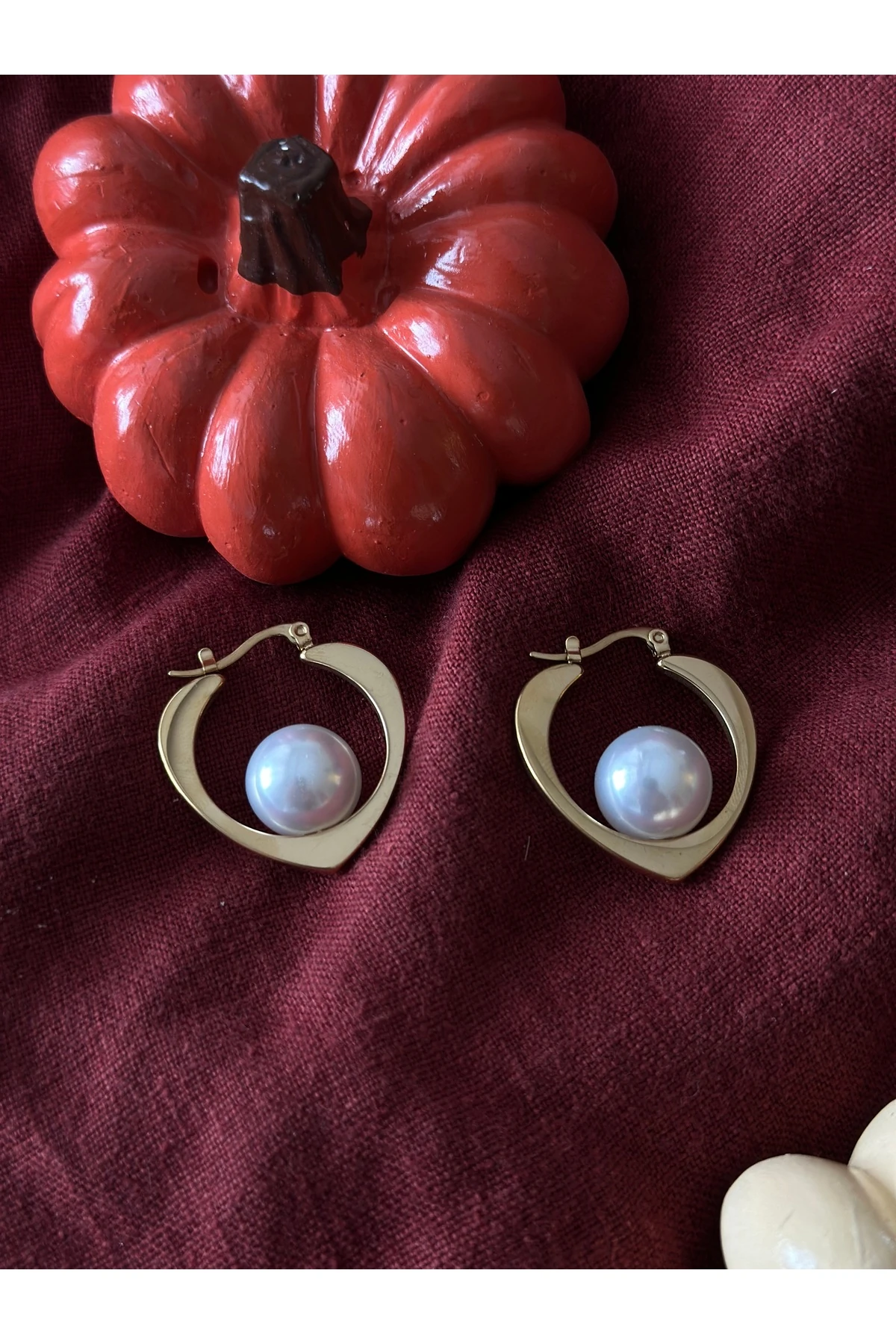 Amora Pearl Earrings