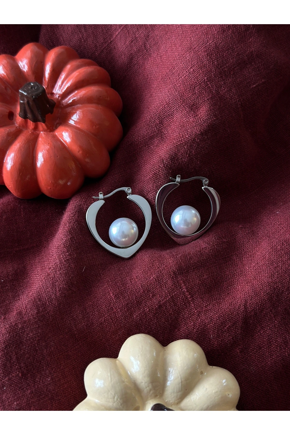 Silver Amora Pearl Earrings