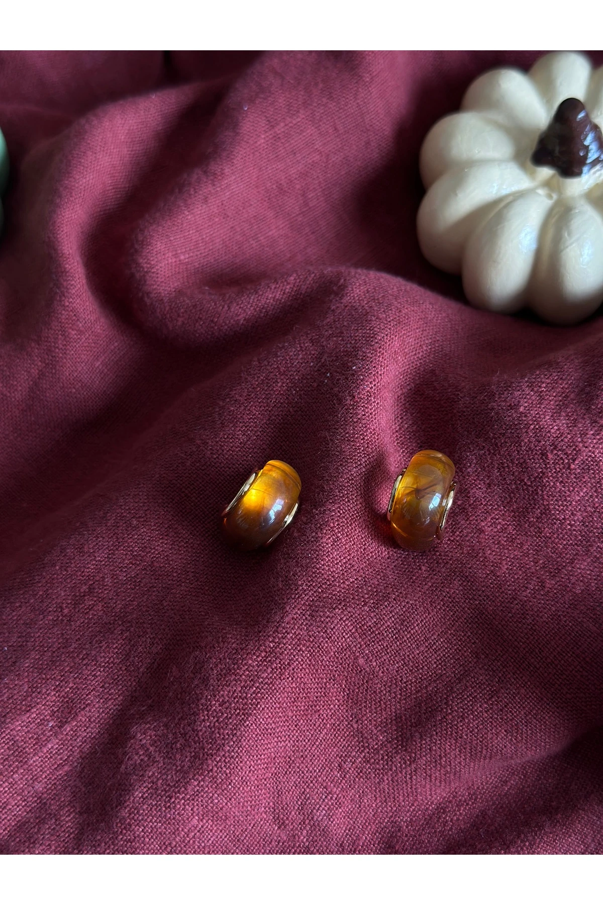 Bal Tonlu Şeffaf Küpe