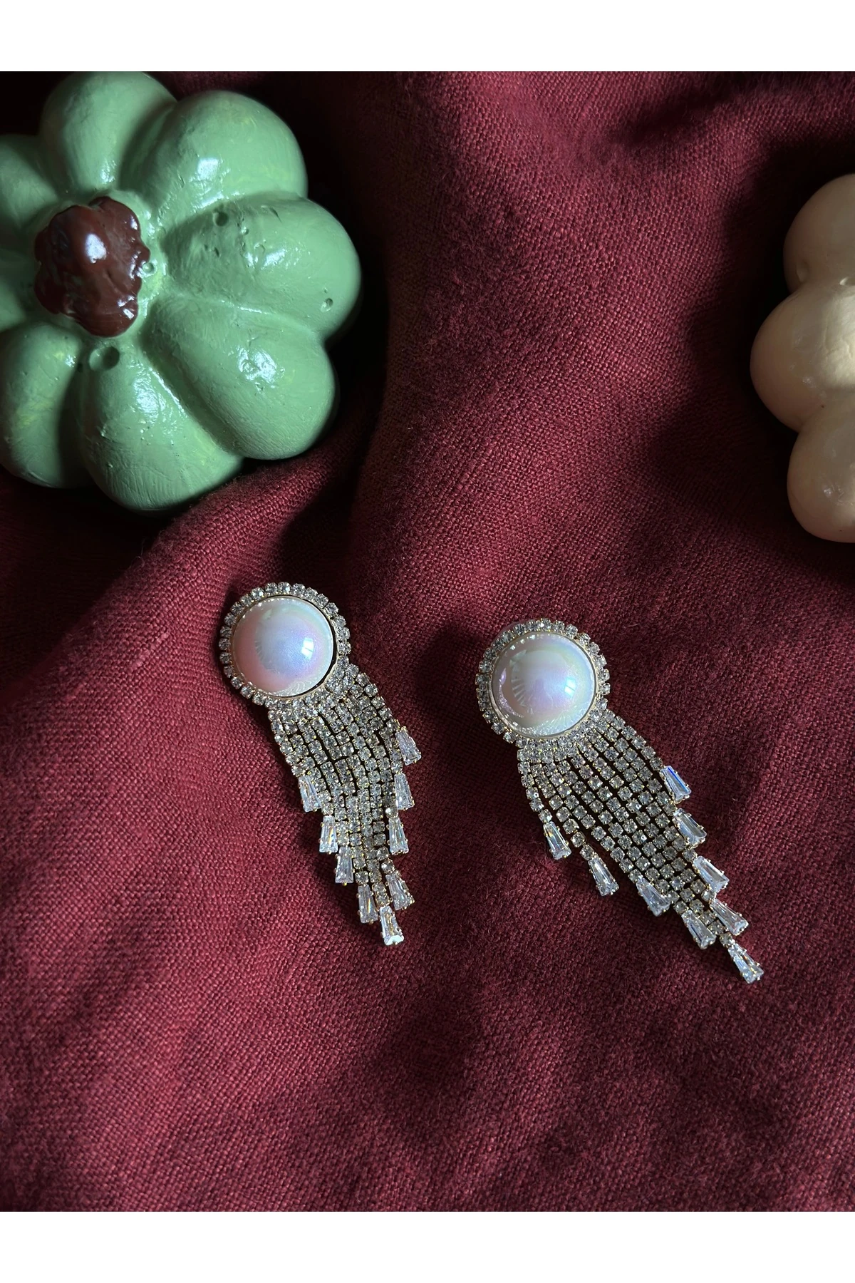 İnci Taşlı Püsküllü Küpe