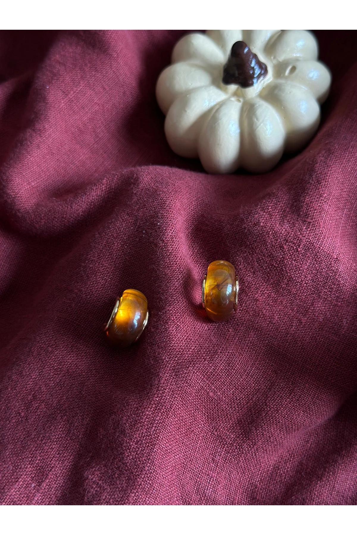 Bal Tonlu Şeffaf Küpe