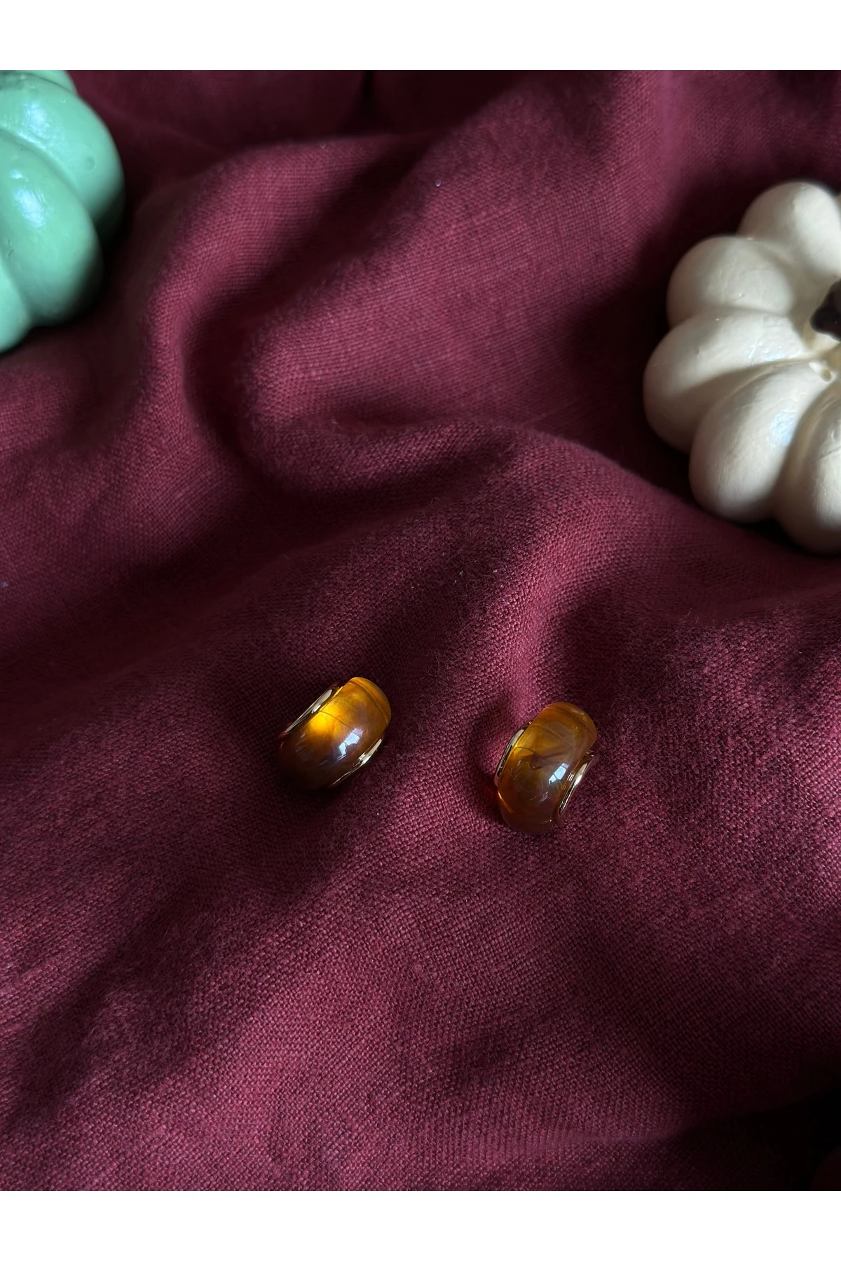 Bal Tonlu Şeffaf Küpe