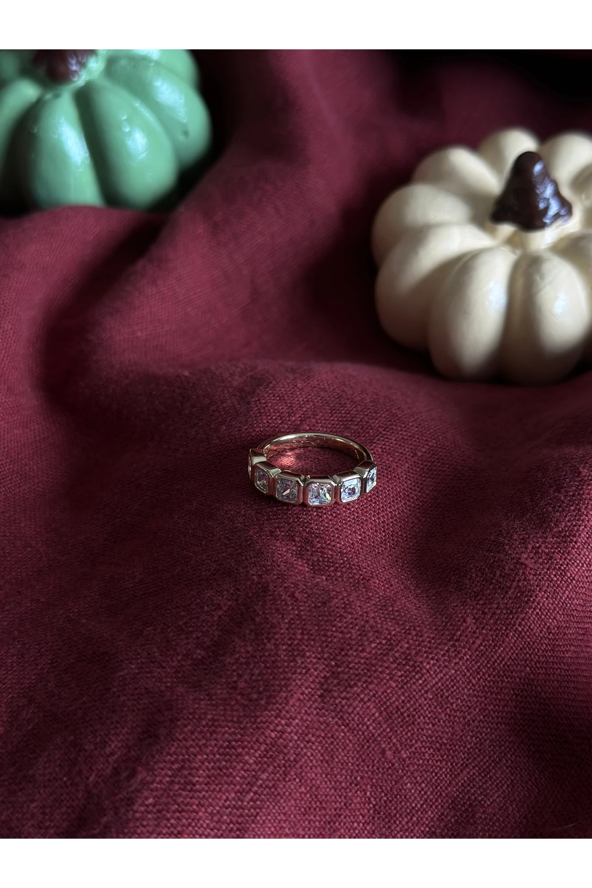 Kare Taşlı Gold Yüzük