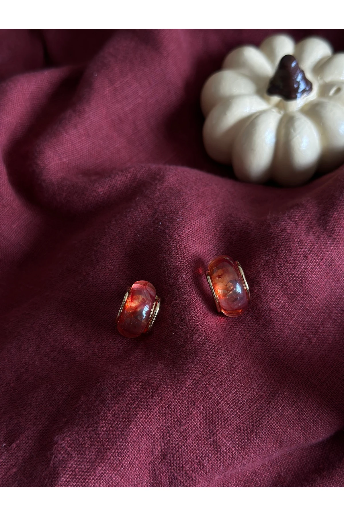 Amber Tonlu Şeffaf Küpe