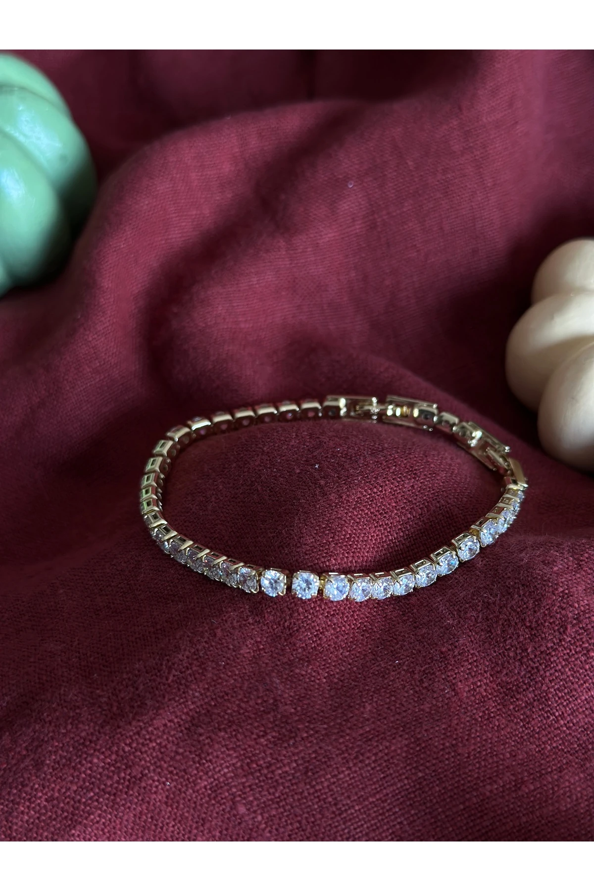 Klasik Taşlı Gold Bileklik