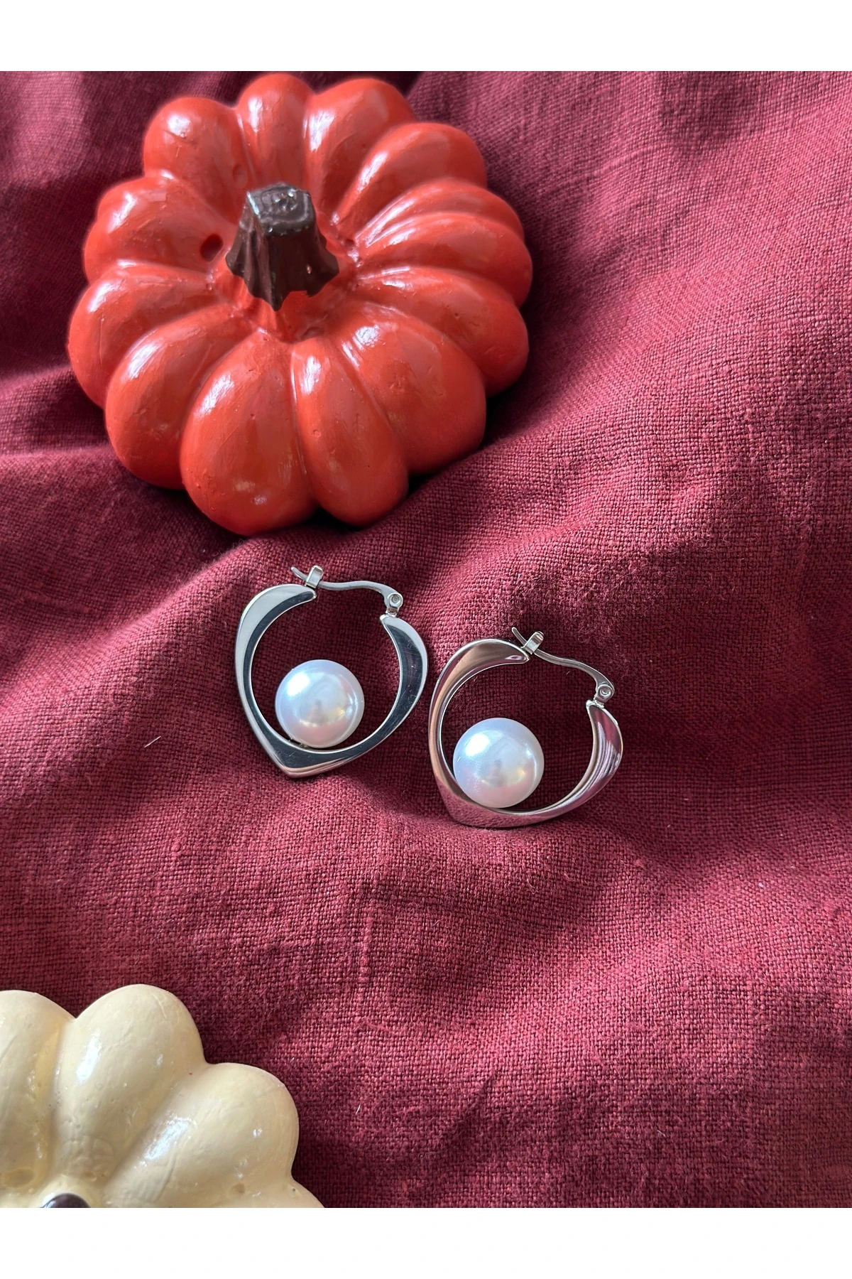 Silver Amora Pearl Earrings