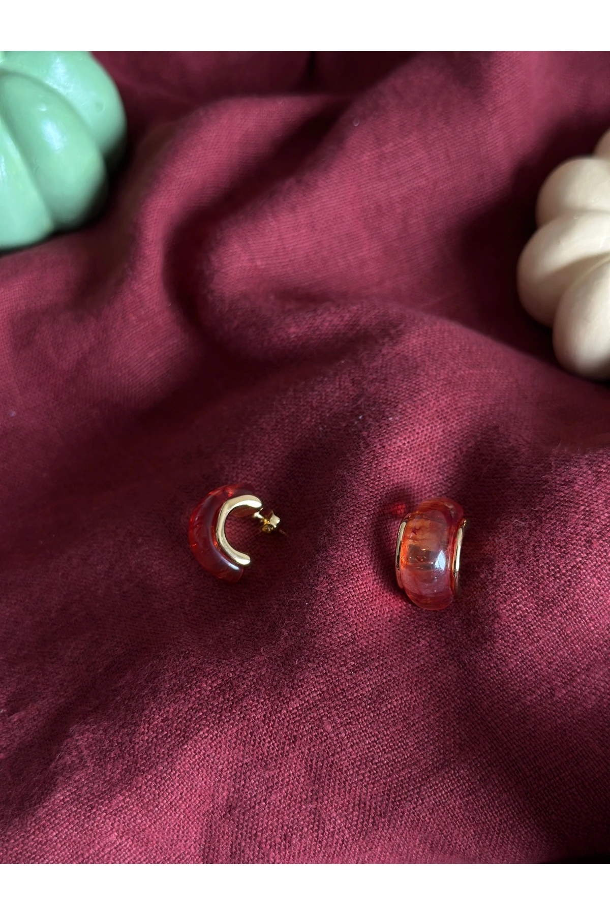 Amber Tonlu Şeffaf Küpe