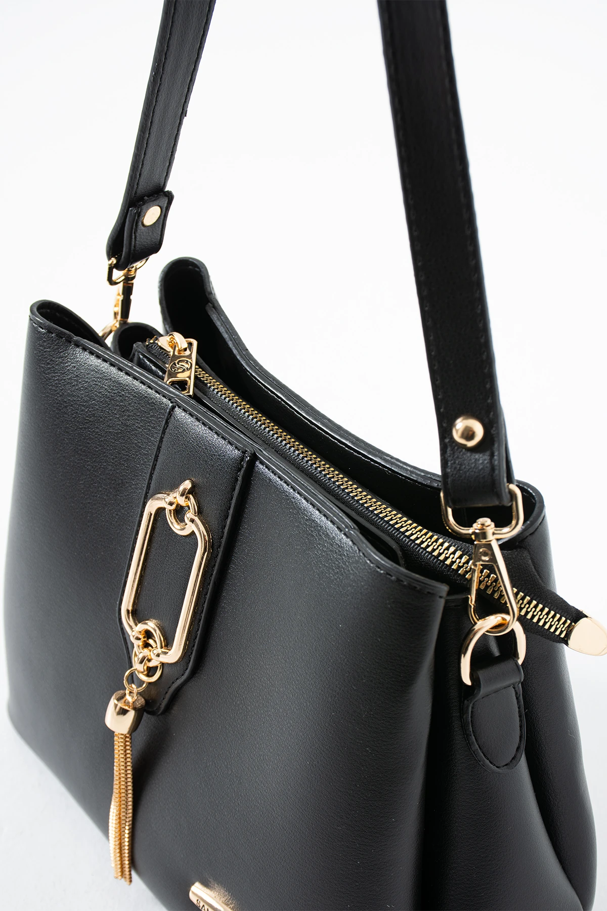 3 Bölme Diana Metal Tokalı Kol Ve Omuz Çantası - Mat Siyah