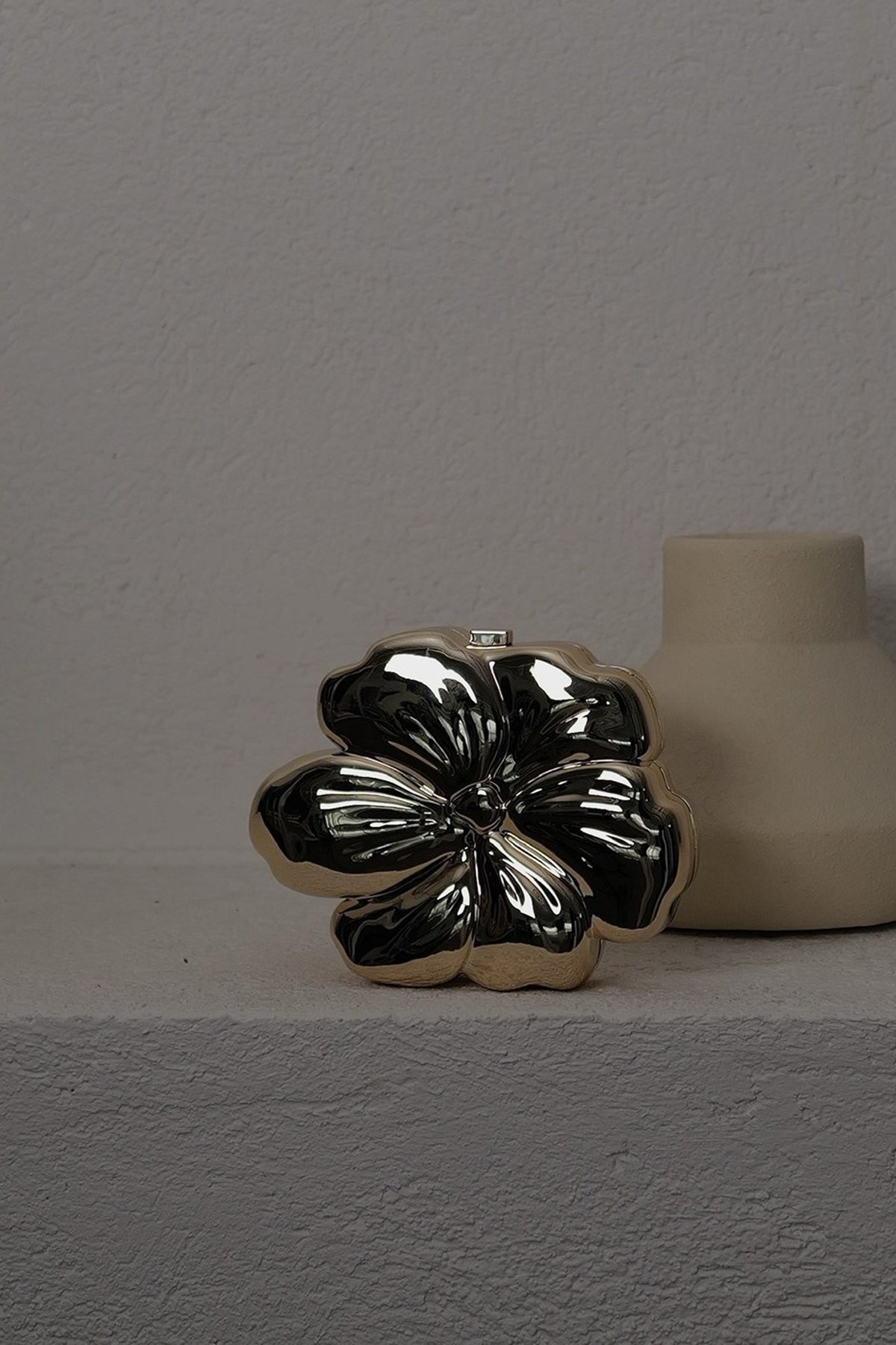 Bloom Metalik Çiçek Form Kadın Çanta - Gold
