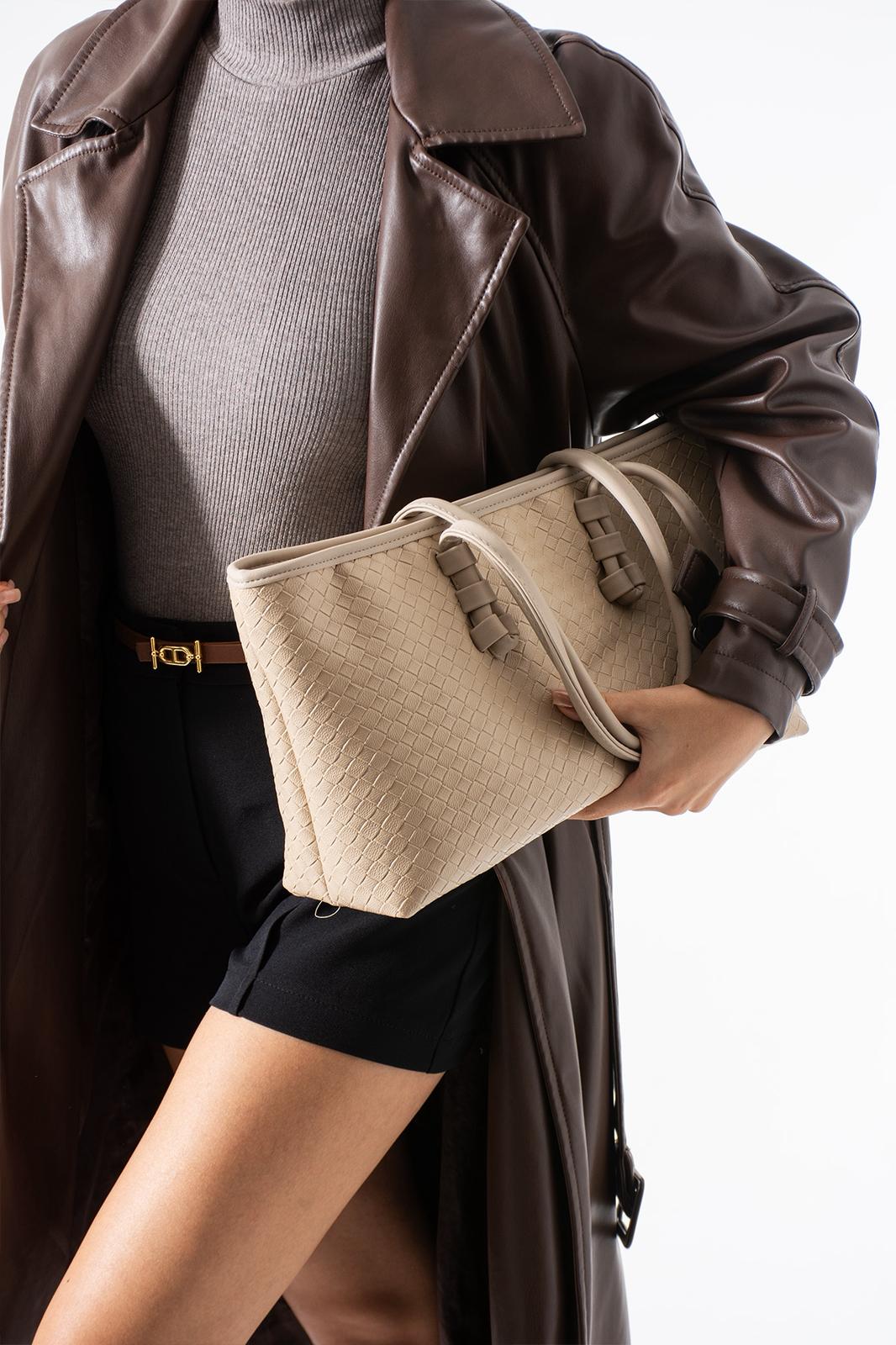 Botte Suni Deri Kadın Omuz Çantası - Krem