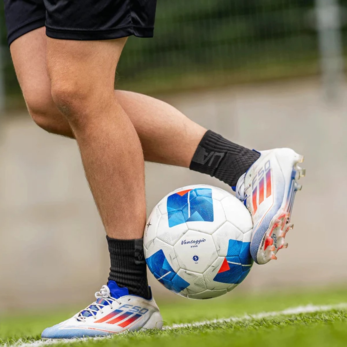 Molten F5N4900 Futbol Topu