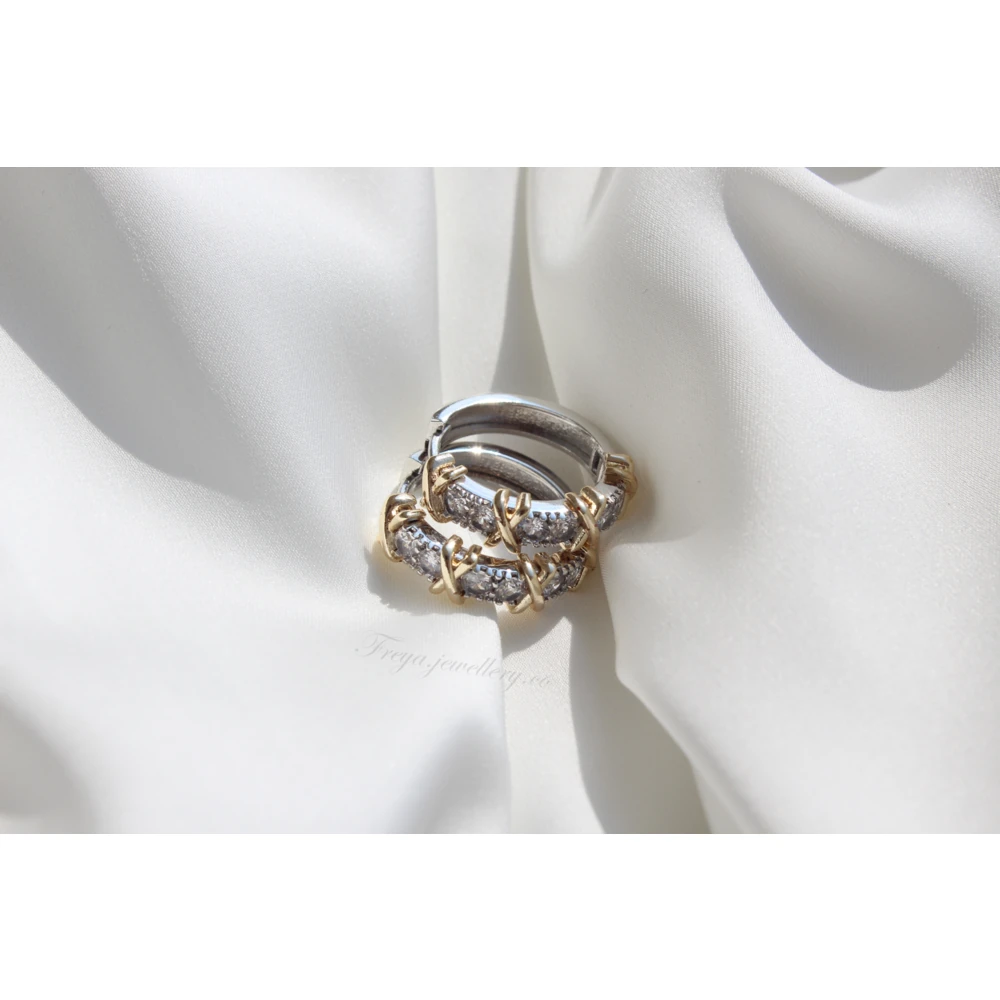 Xoxo Zirkon Taşlı Küpe