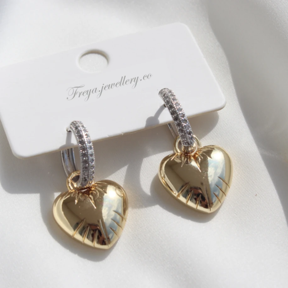 bubble kalp zirkon taşlı küpe