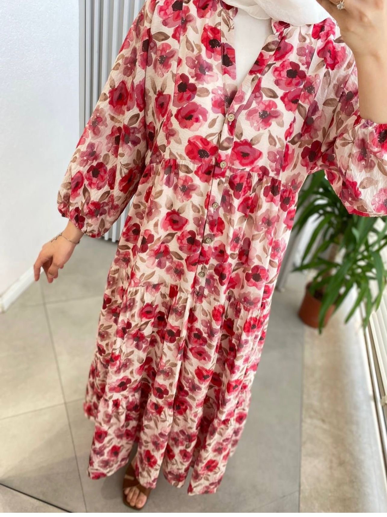 pembe çiçekli elbise