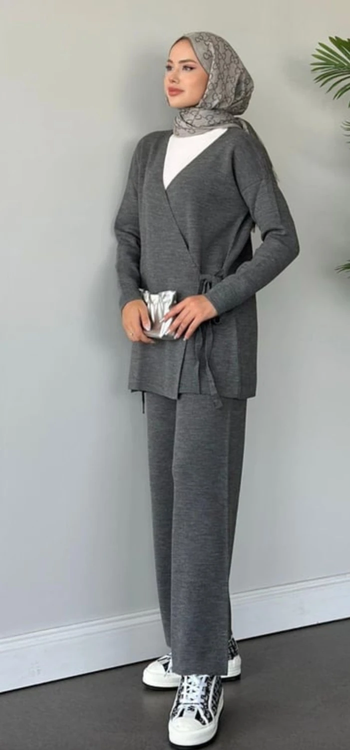 triko uzun kollu pantolonlu belde bağlamalı takım