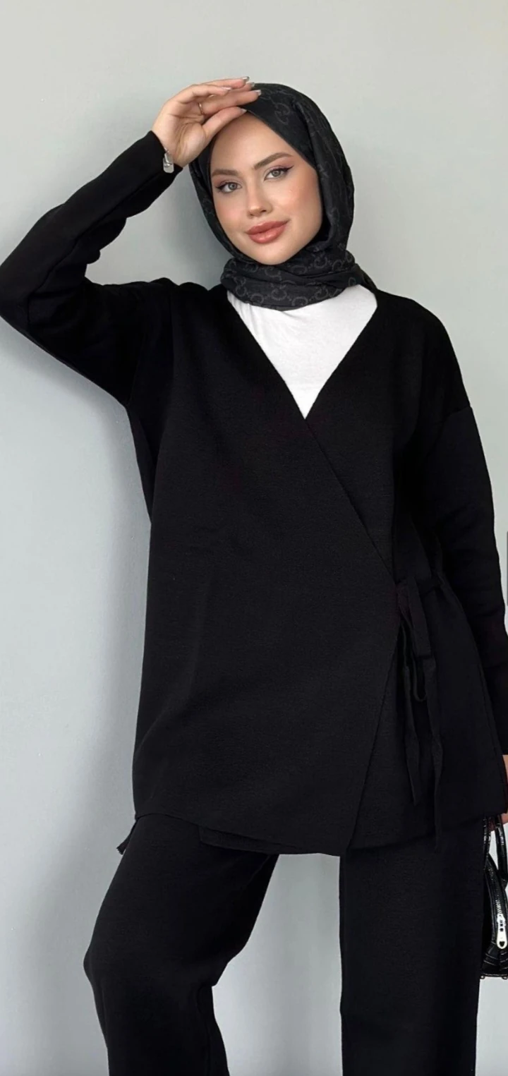 triko uzun kollu pantolonlu belde bağlamalı takım