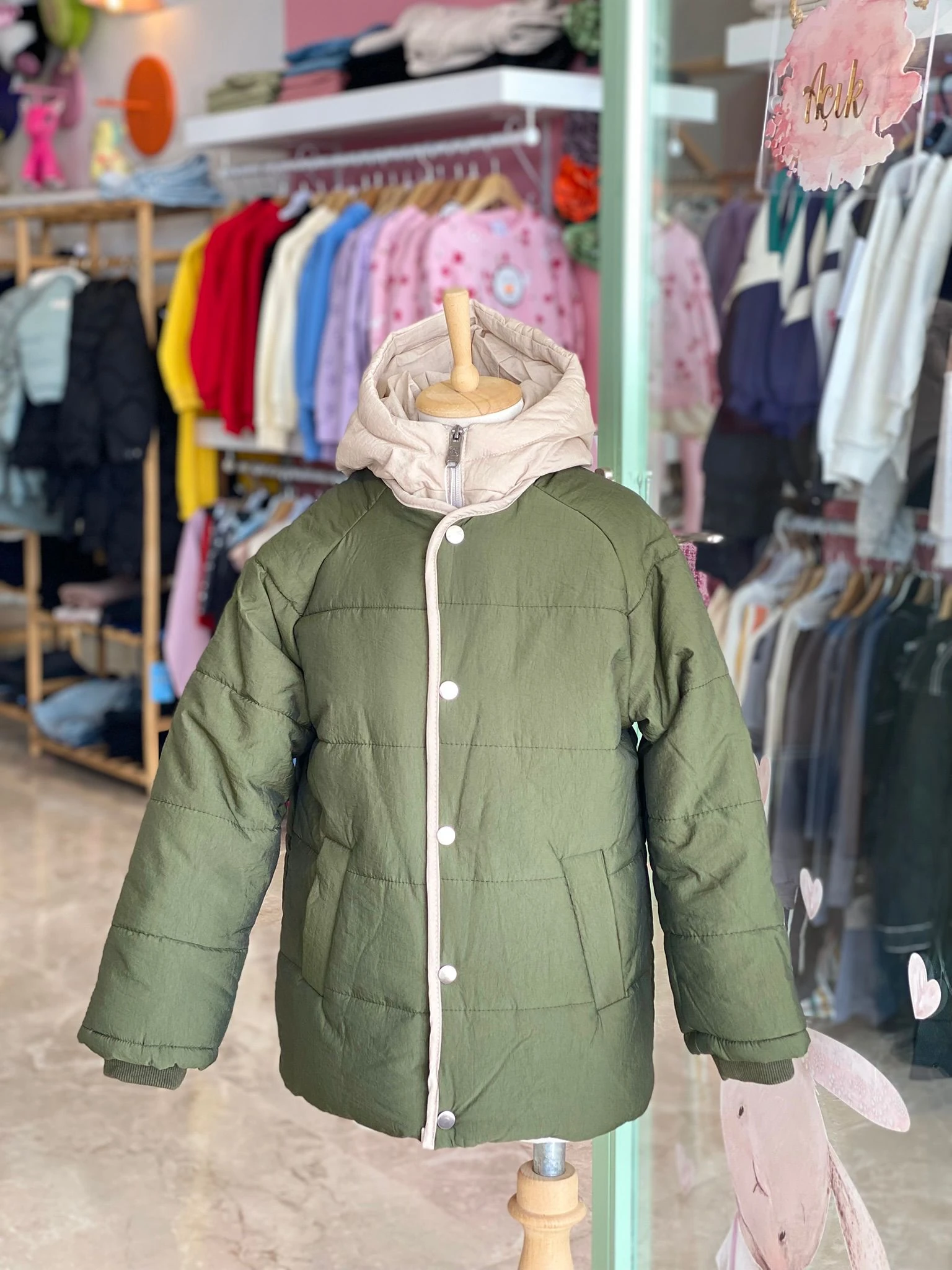 KREM KAPÜŞONLU YEŞİL MONT