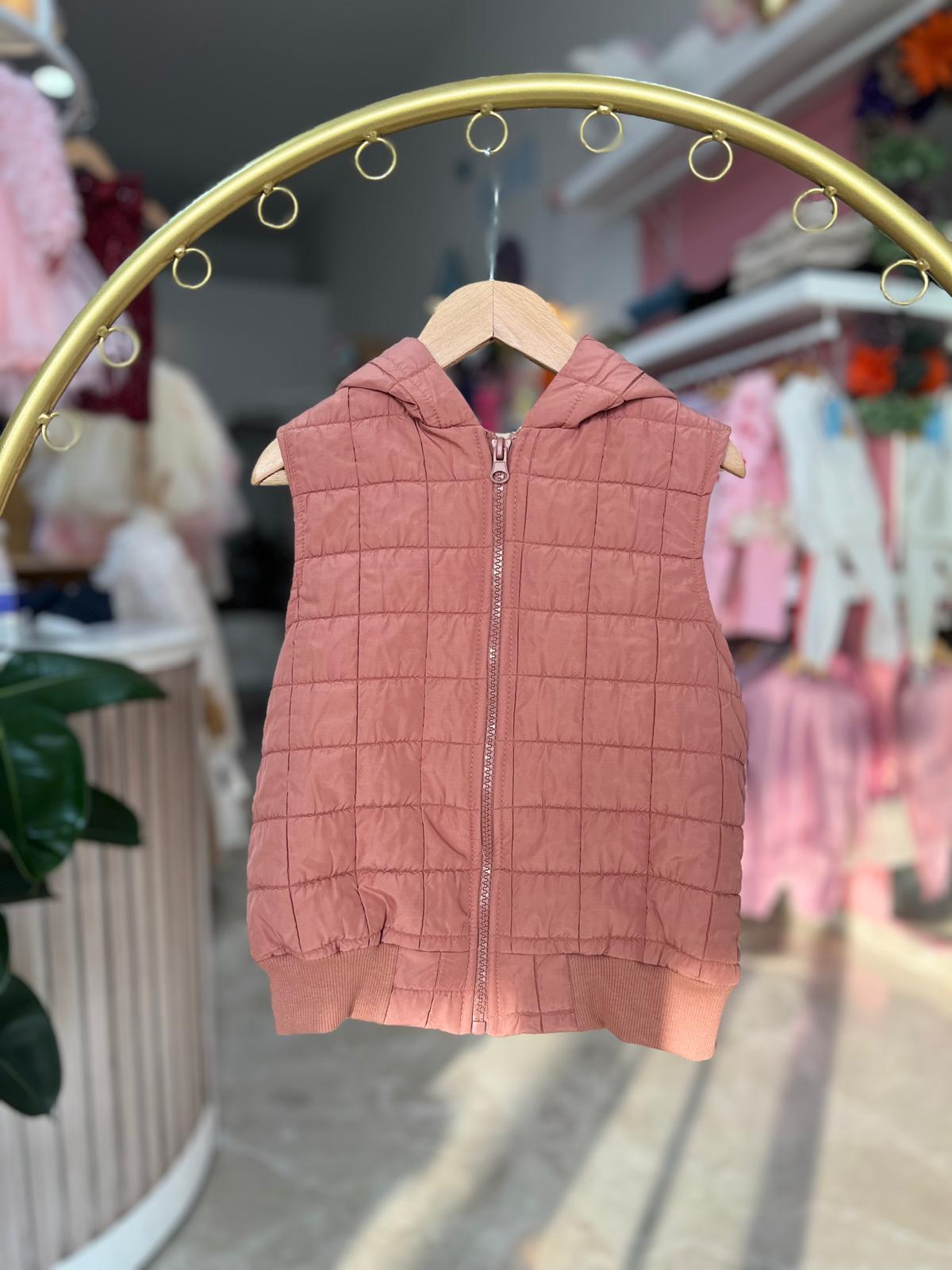 KAPÜŞONLU PEMBE YELEK