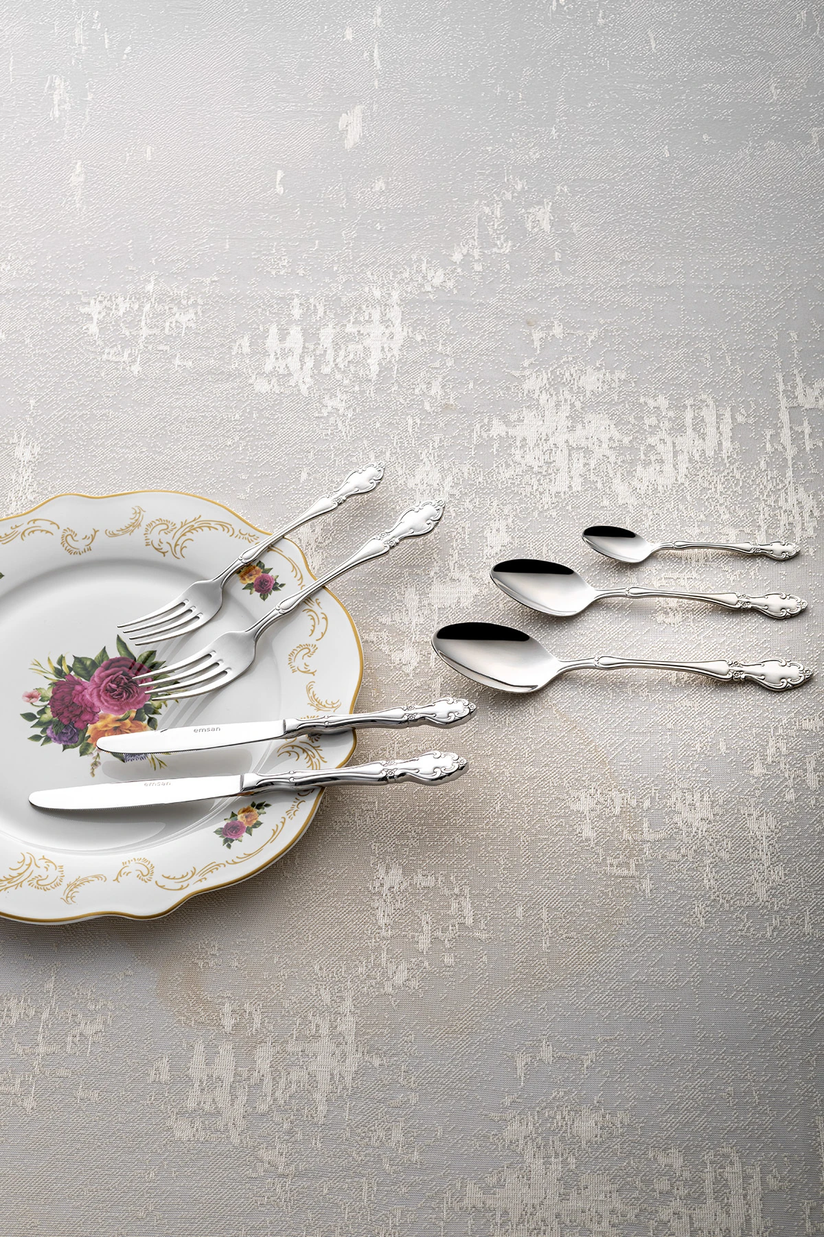 Royal 84 Parça 12 Kişilik Çatal Kaşık Bıçak Takımı Lüks Kutulu