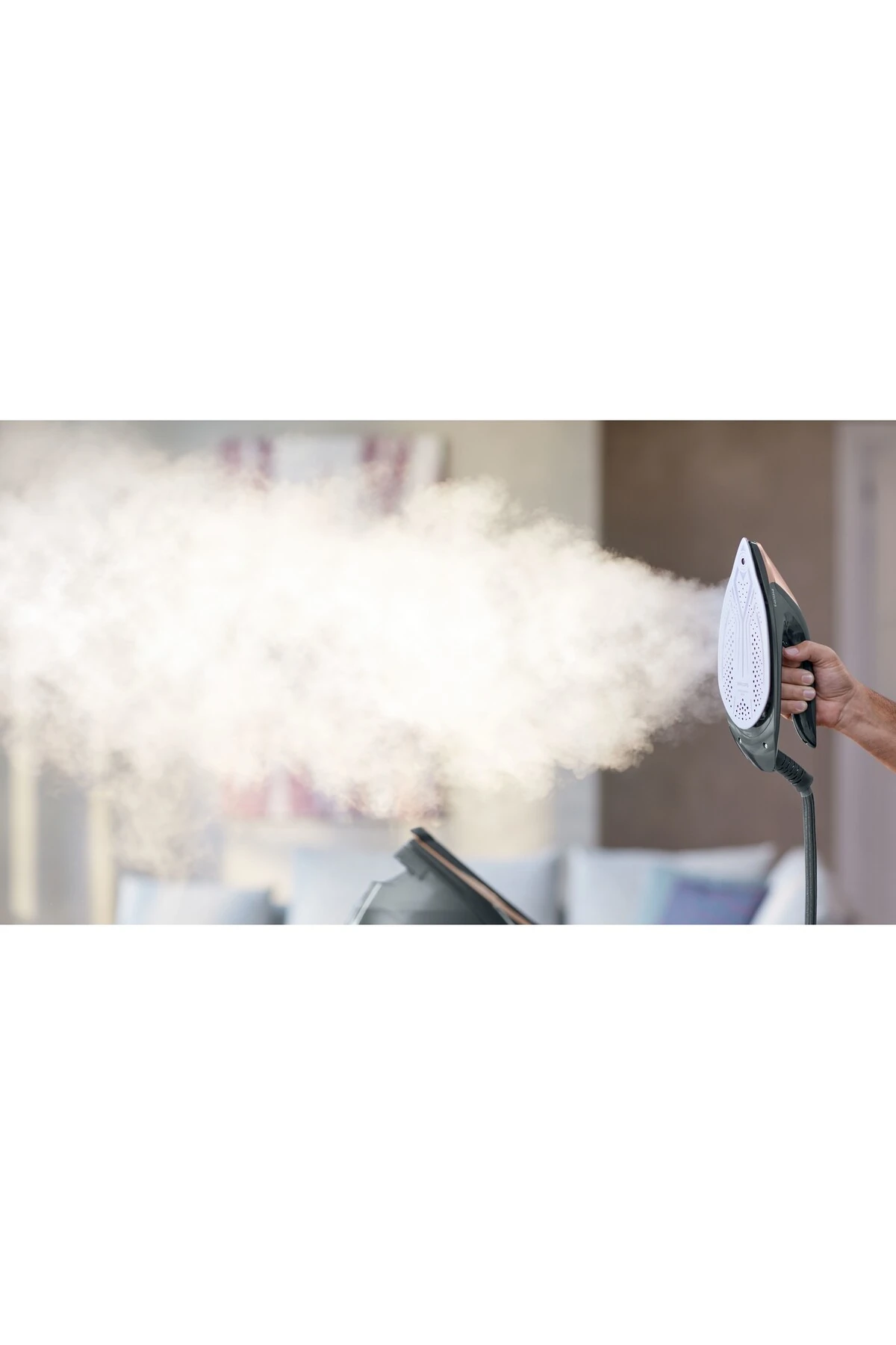 9000 Serisi Buhar Kazanlı Ütü,750 g'a varan Şok Buhar, Dikey Buhar Püskürtme, PSG9050/20