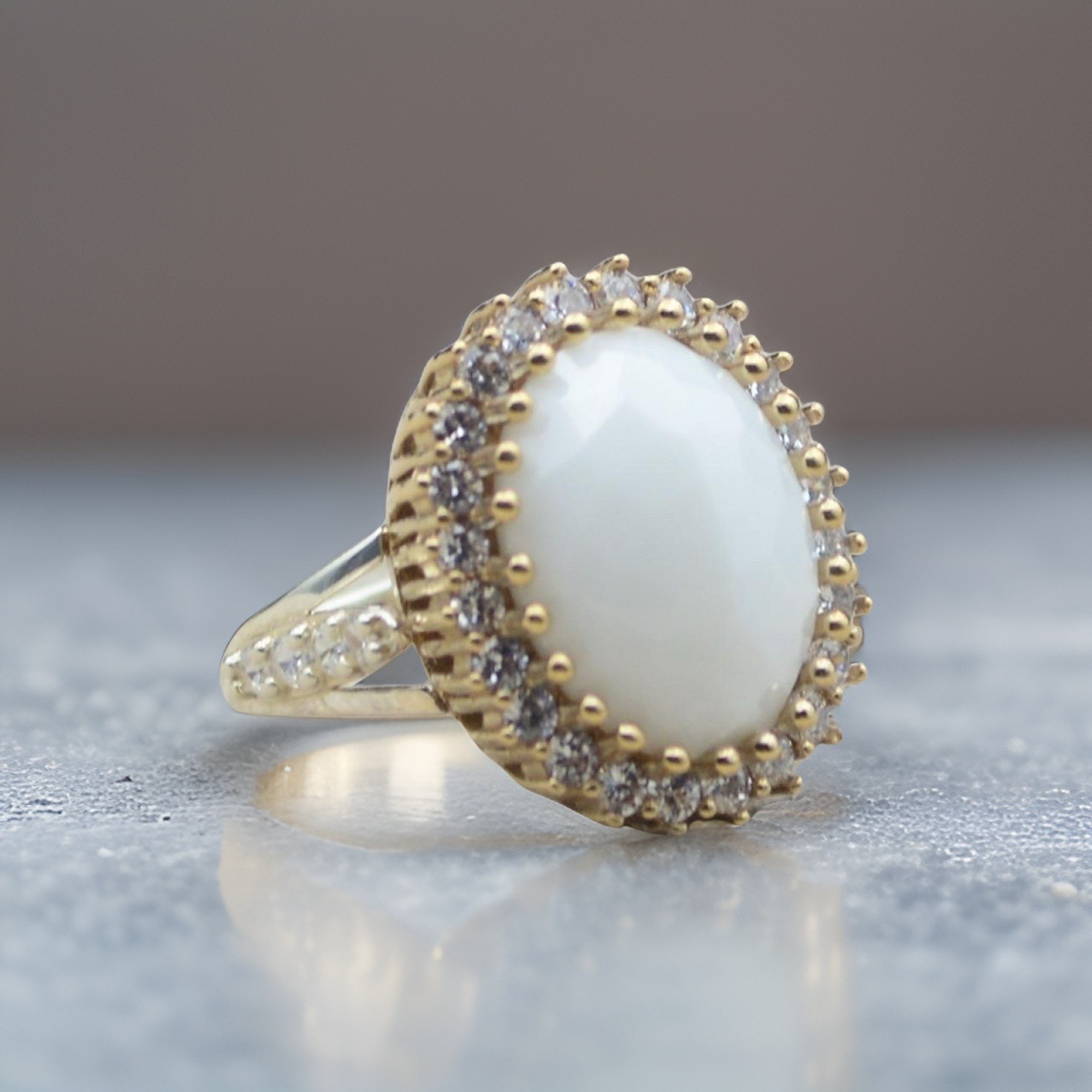 Silver Women's Ring With Pearl Stone 