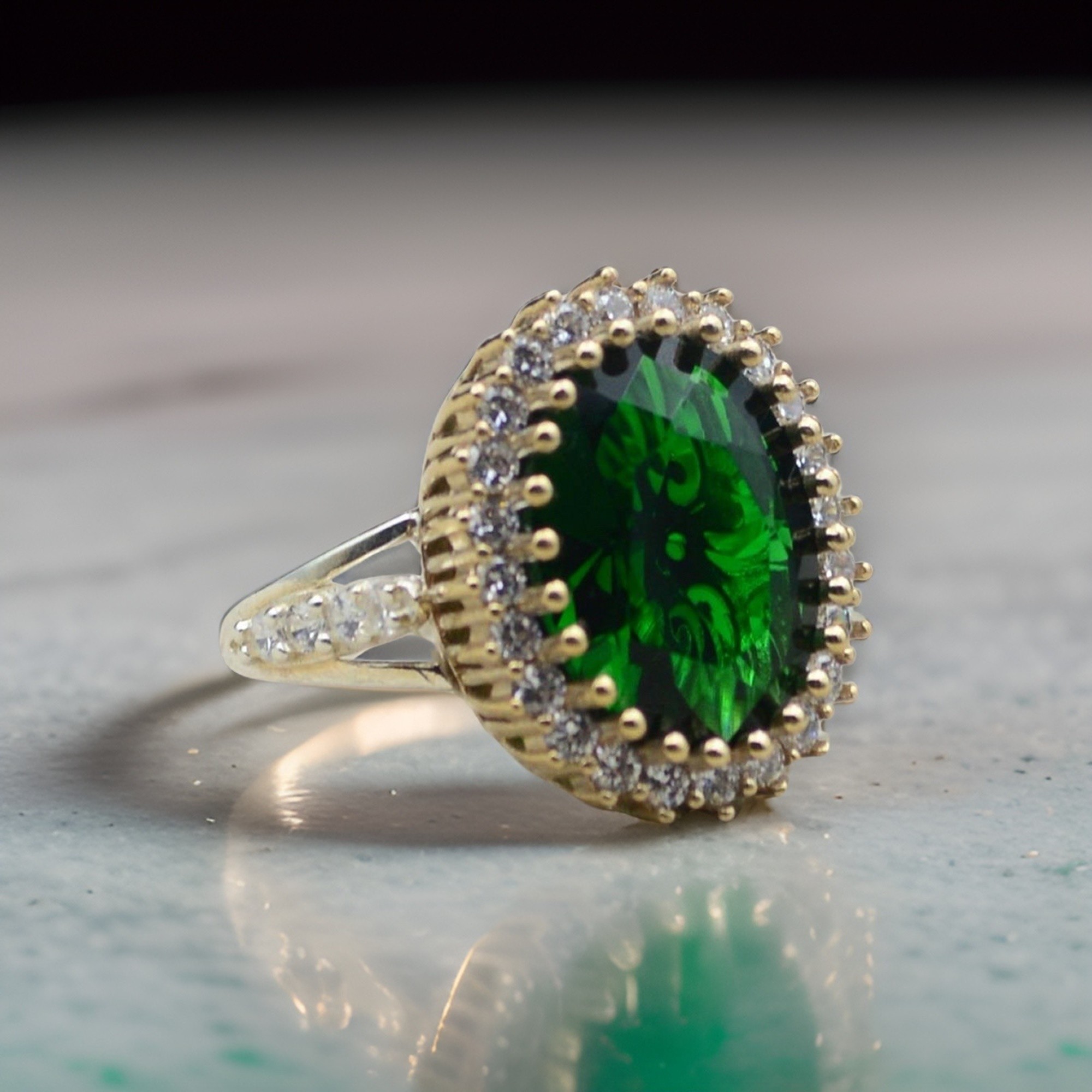 Emerald Stone Silver Women's Ring