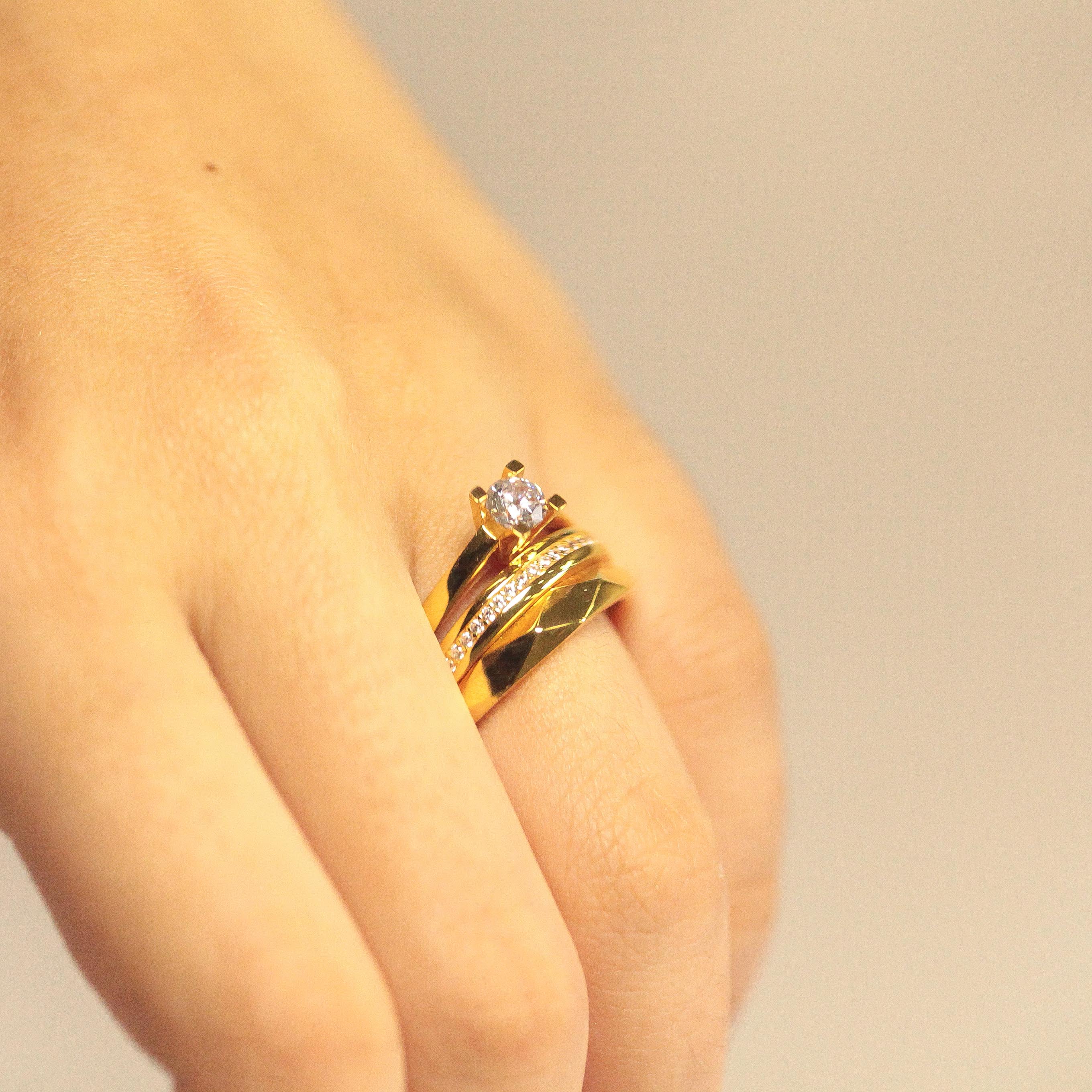 22 Ayar Alyanslı Tektaş Yüzük