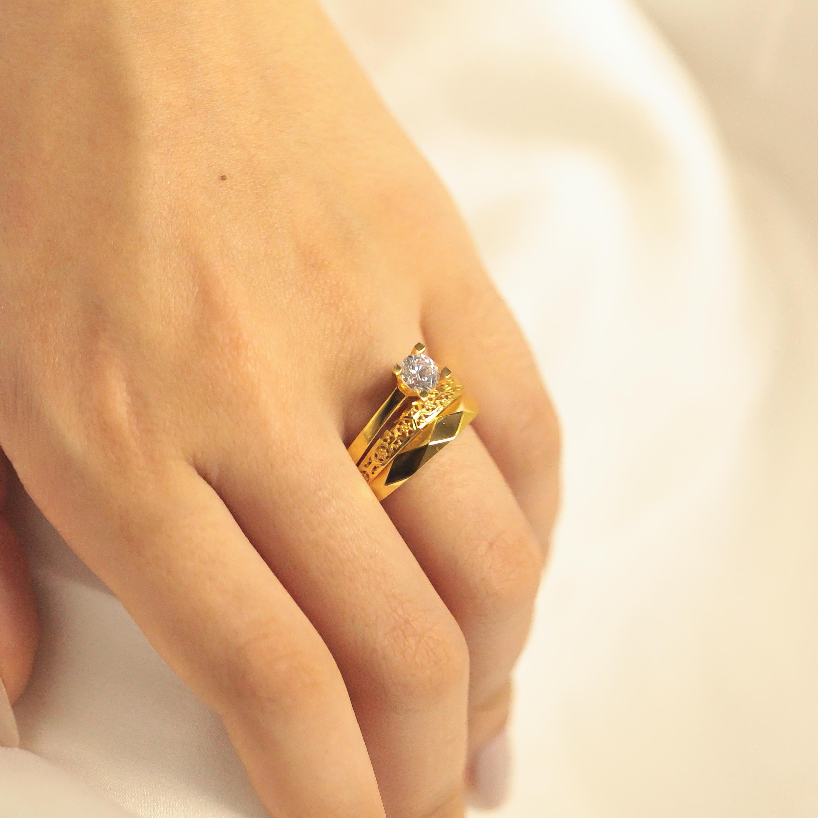 22 Ayar Alyanslı Tektaş Yüzük