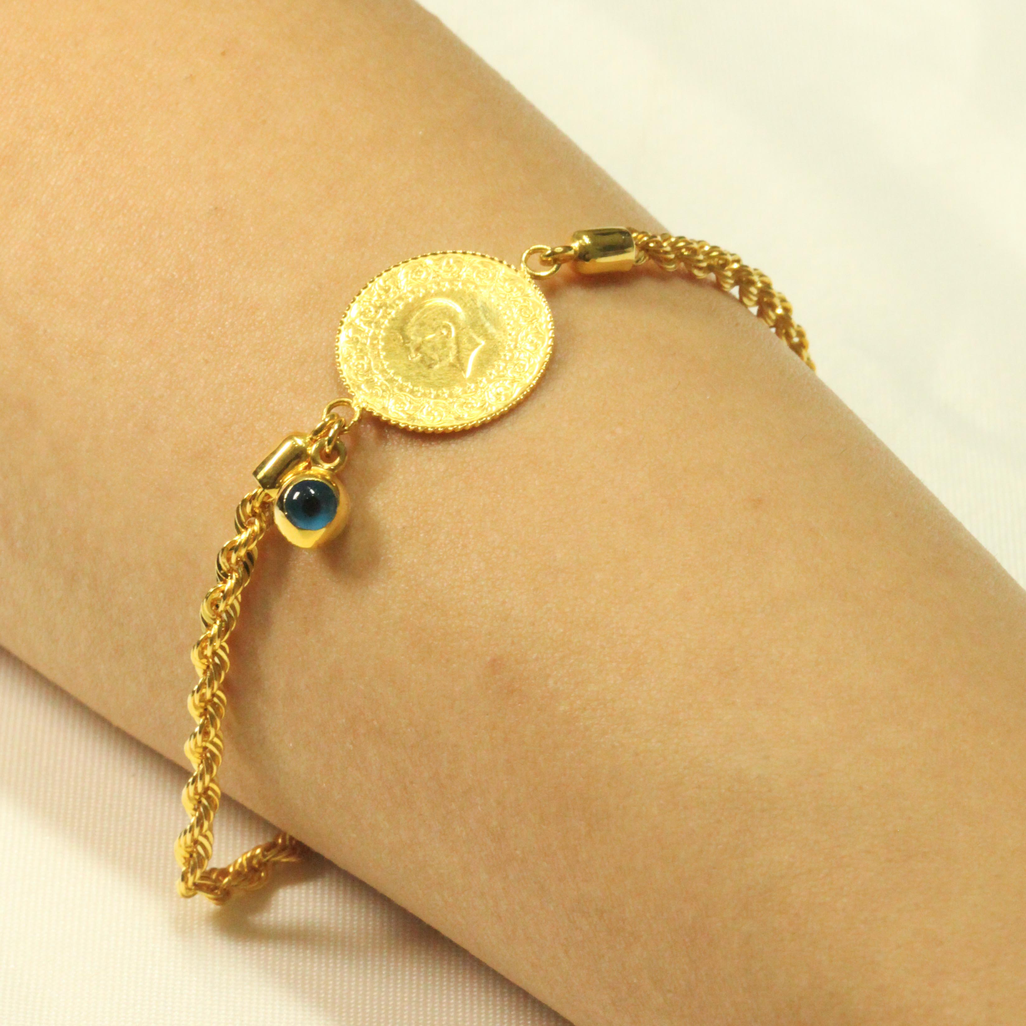 KENARLARI BURGU ÇEYREKLİ BİLEKLİK