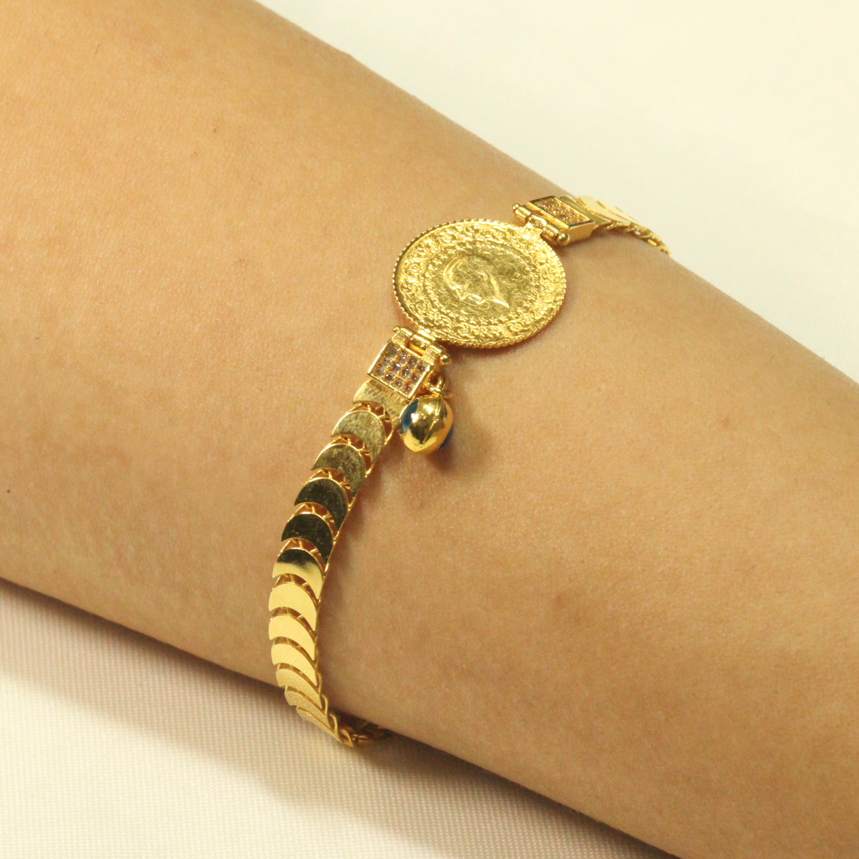 KENARLARI AY DESENLİ ÇEYREKLİ BİLEKLİK