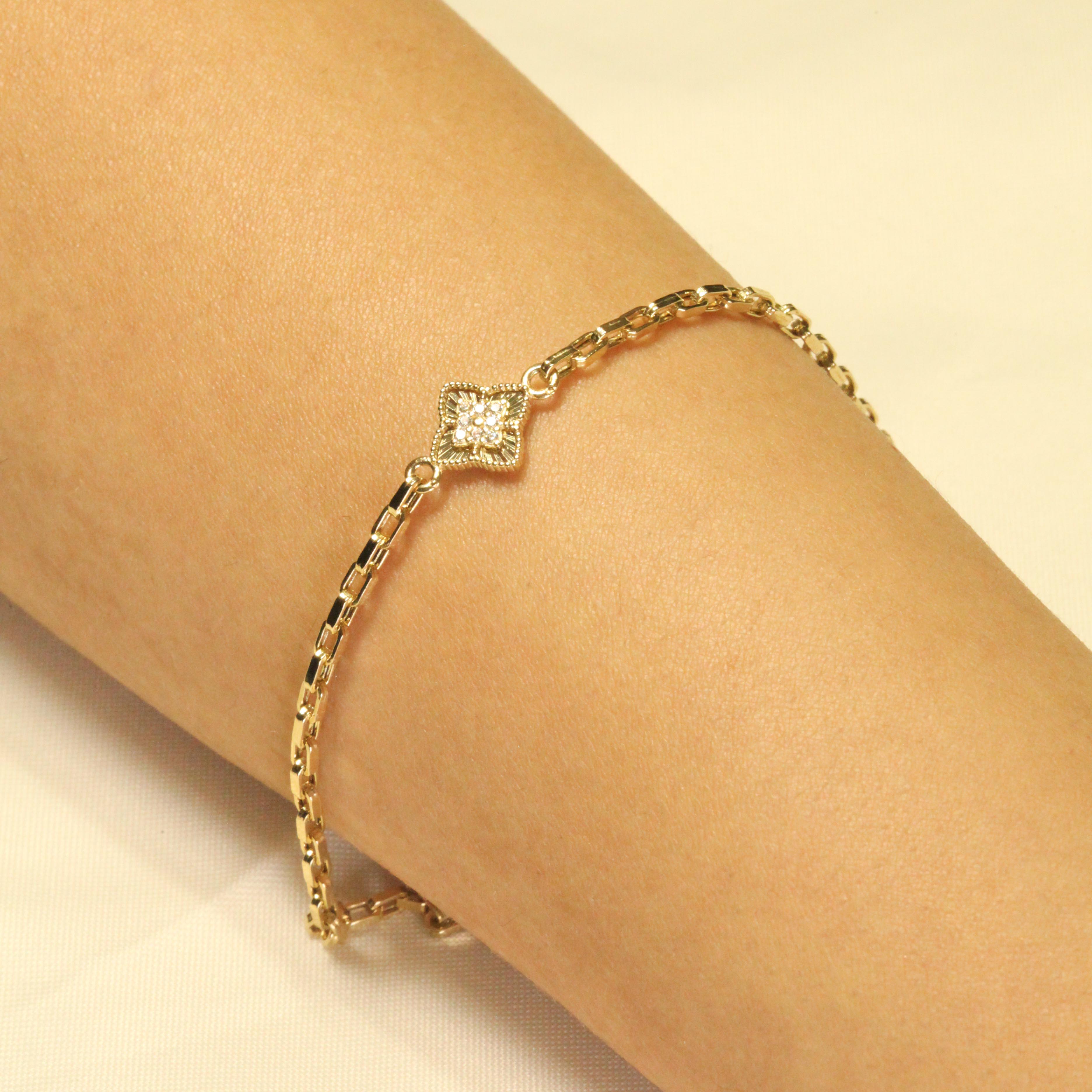 14 AYAR YONCA TASARIM BİLEKLİK