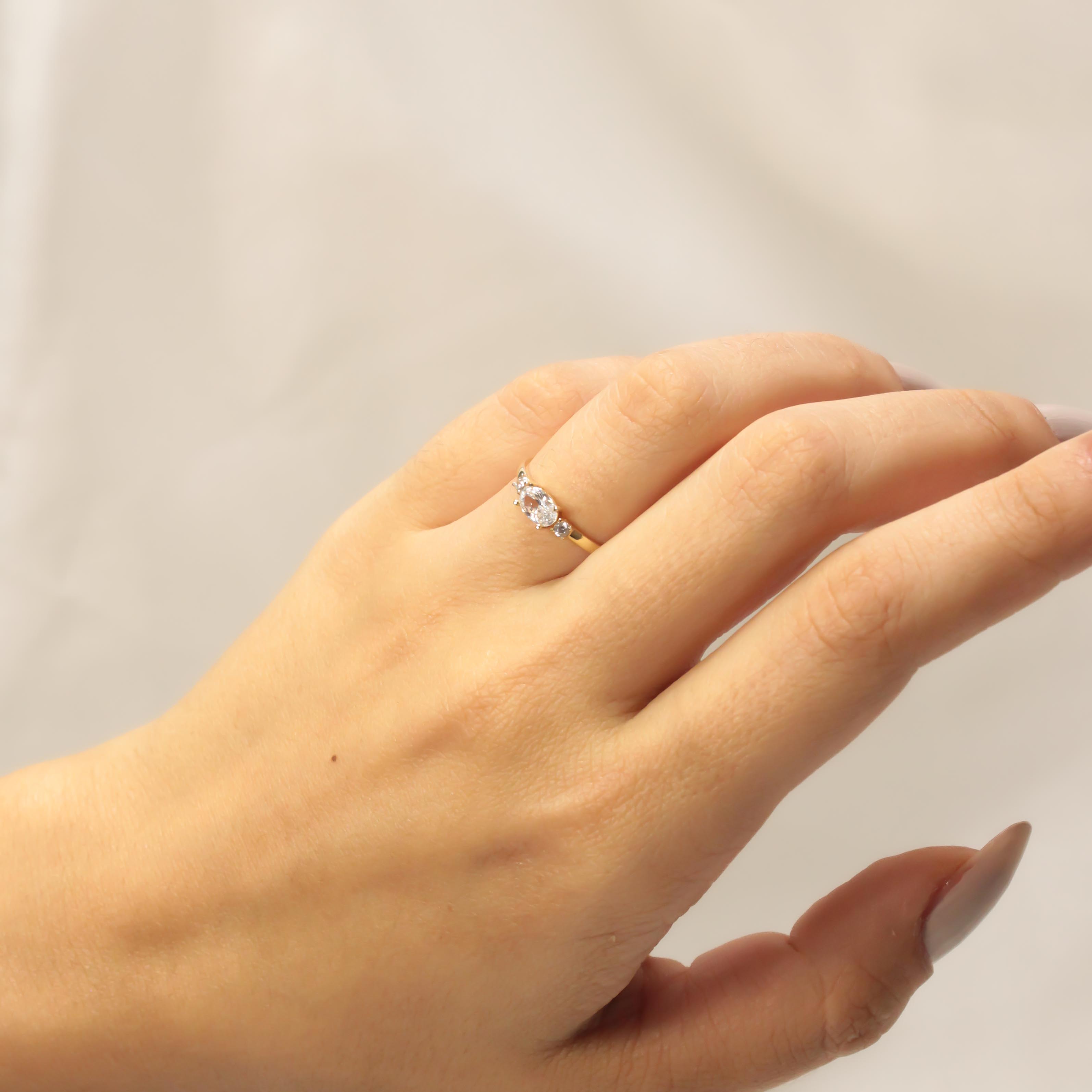 14 AYAR OVAL TAŞ YÜZÜK