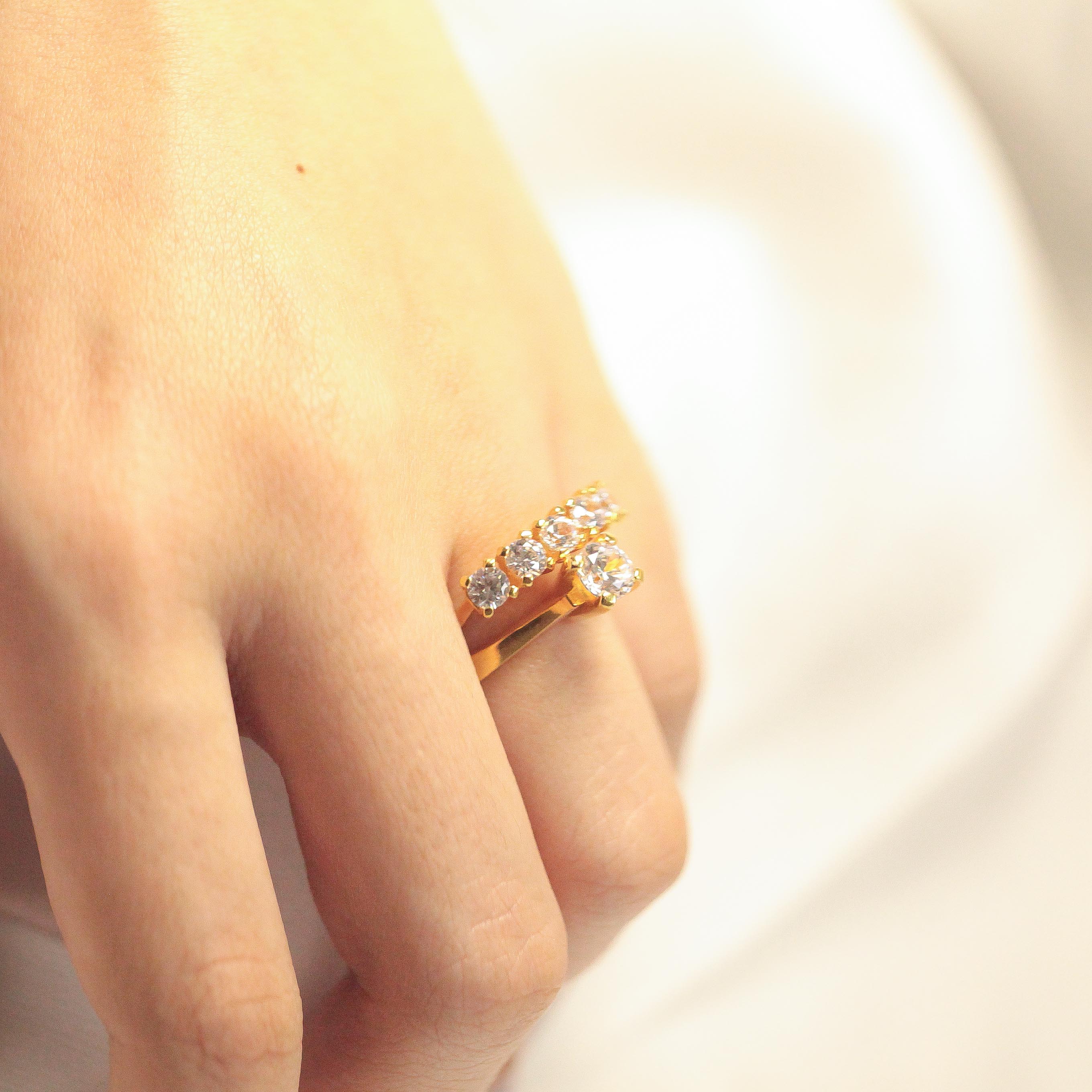 22 Ayar Tektaşlı Beştaşlı Yüzük