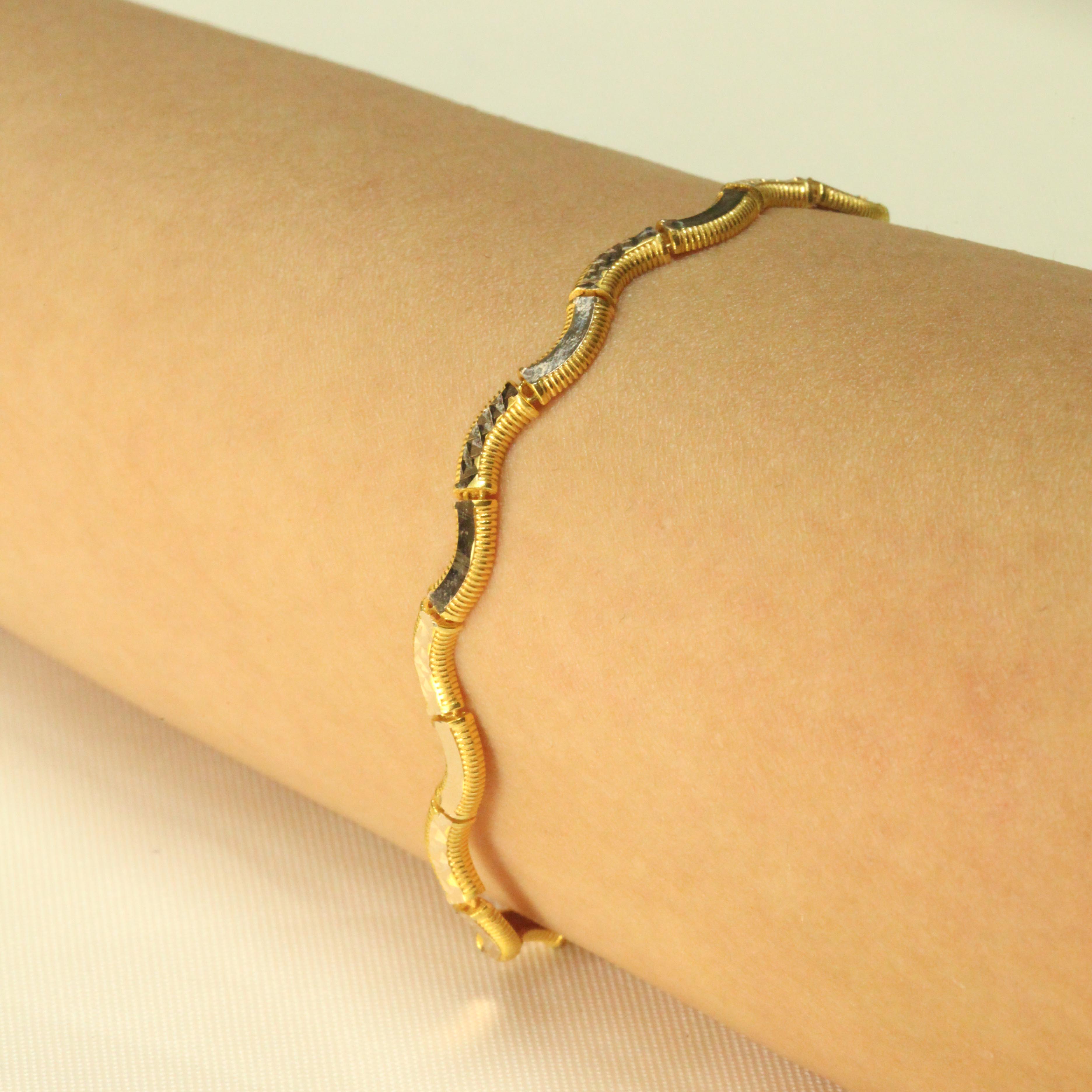 14 AYAR ZİKZAK AJDA BİLEKLİK