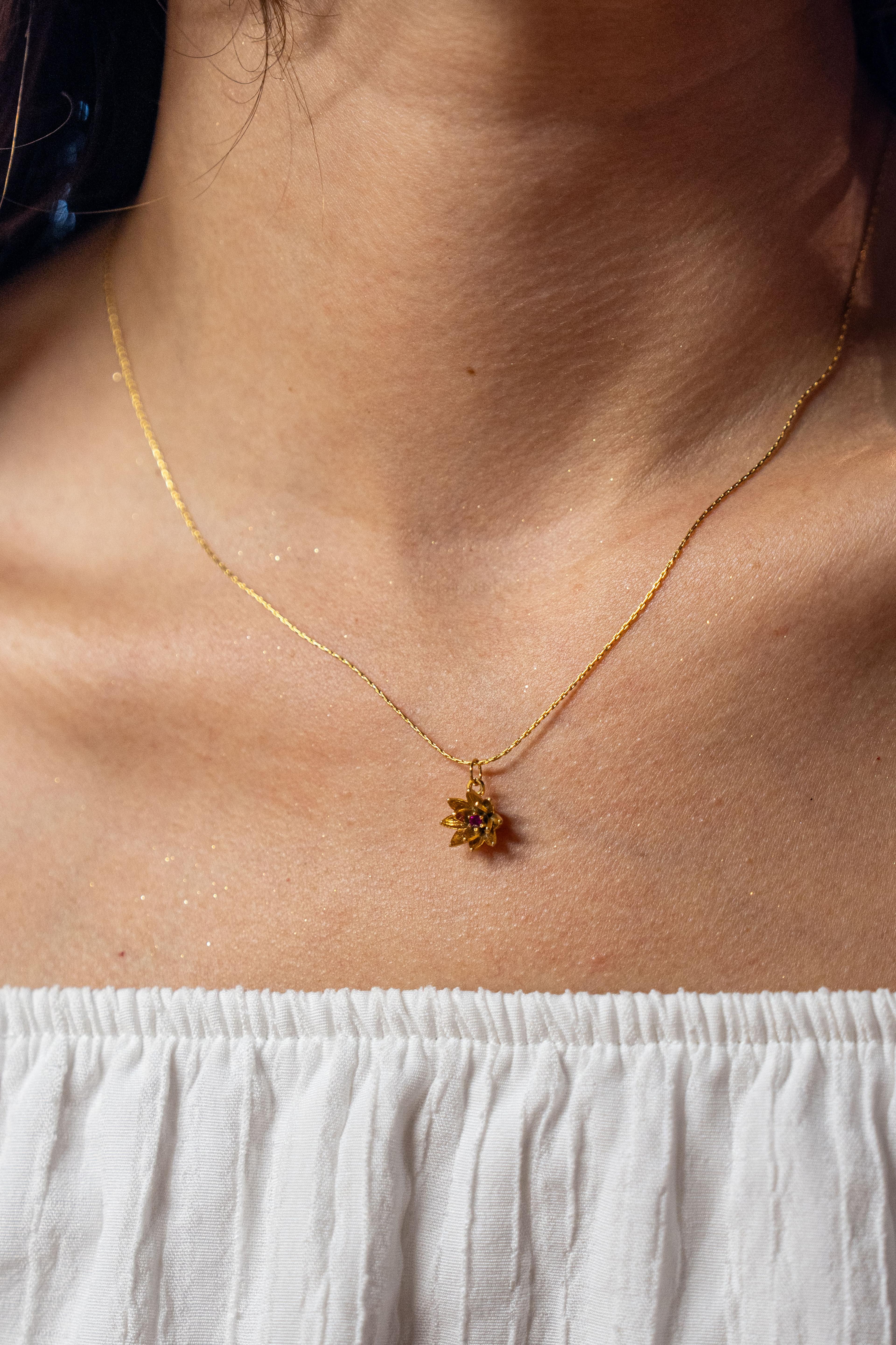 Lotus Kolye